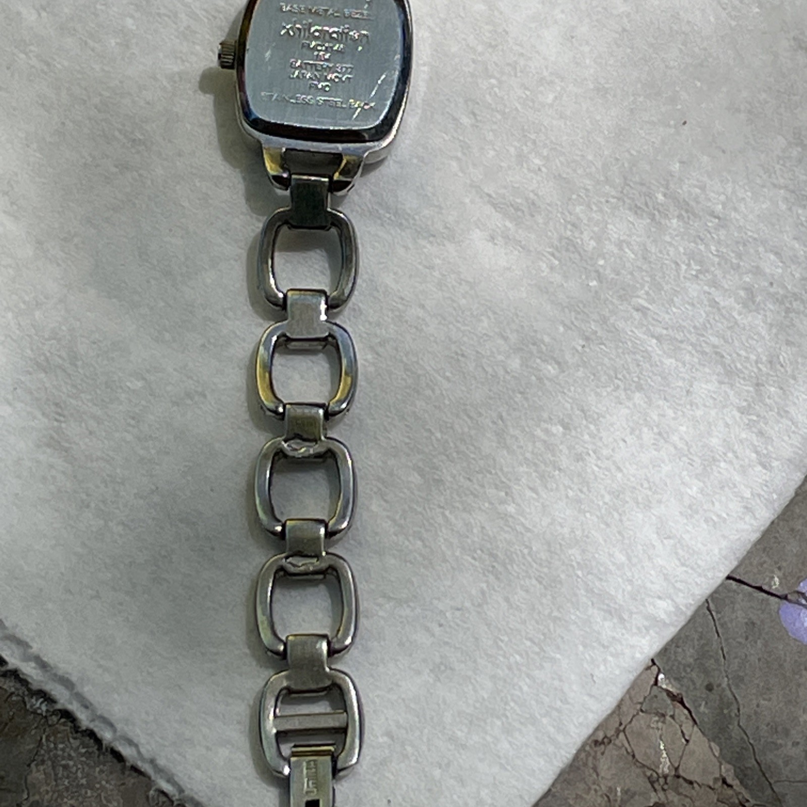 Xhilaration Silver Ladies Watch Vintage. FMDX148 VG New Battery B4 Shipping