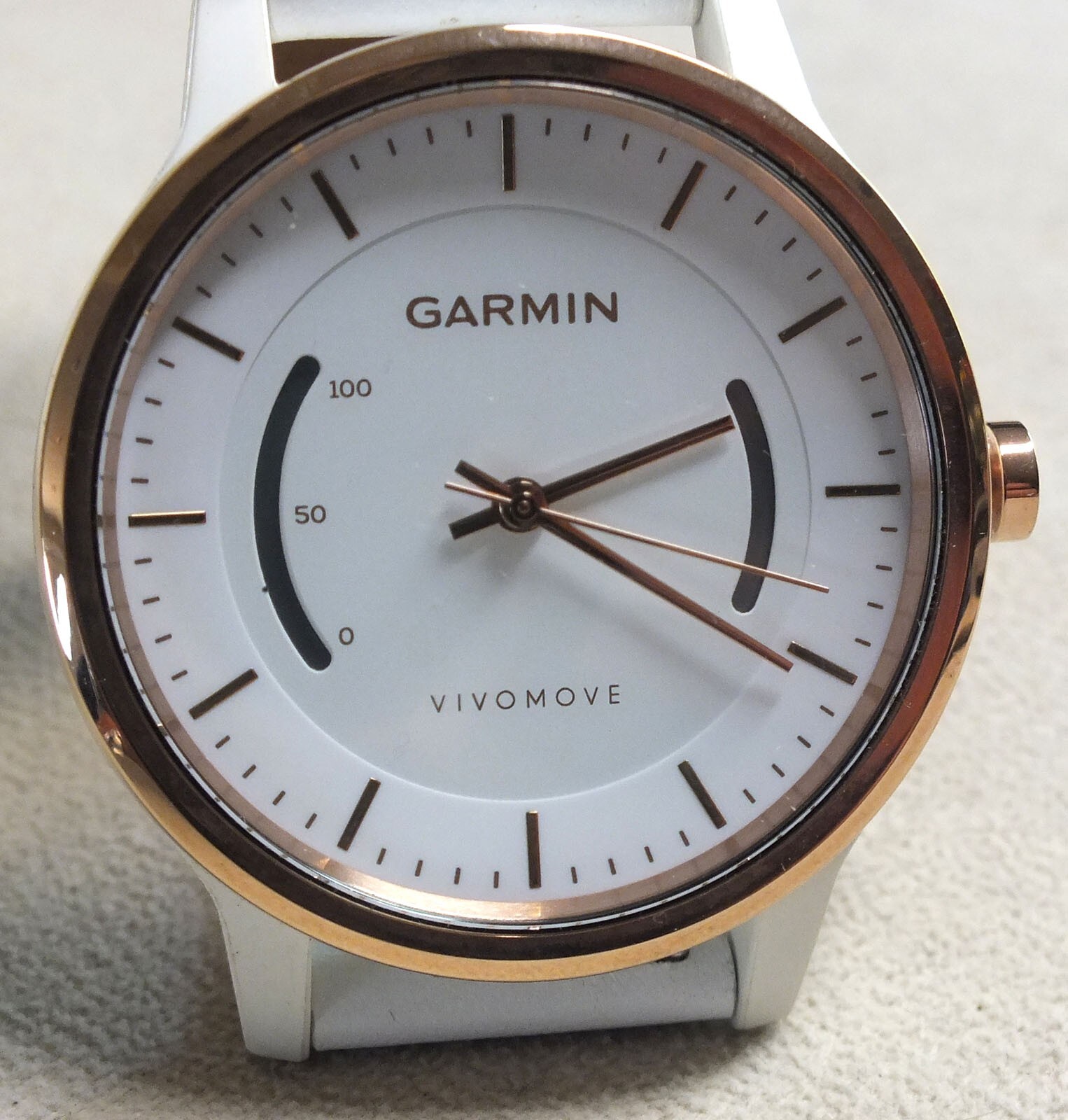 Garmin Vivomove Gold & White Wristwatch White Band