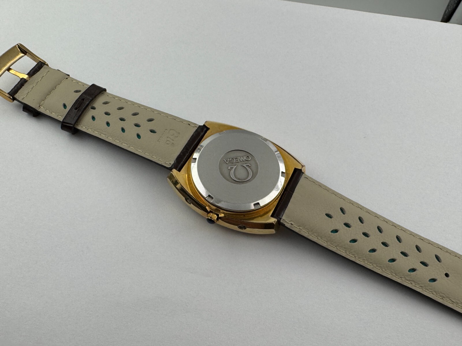 Vintage OMEGA 196.0030 Genève Megaquartz 32 KHz Brown Dial Cal Ω 1310 – 39 mm