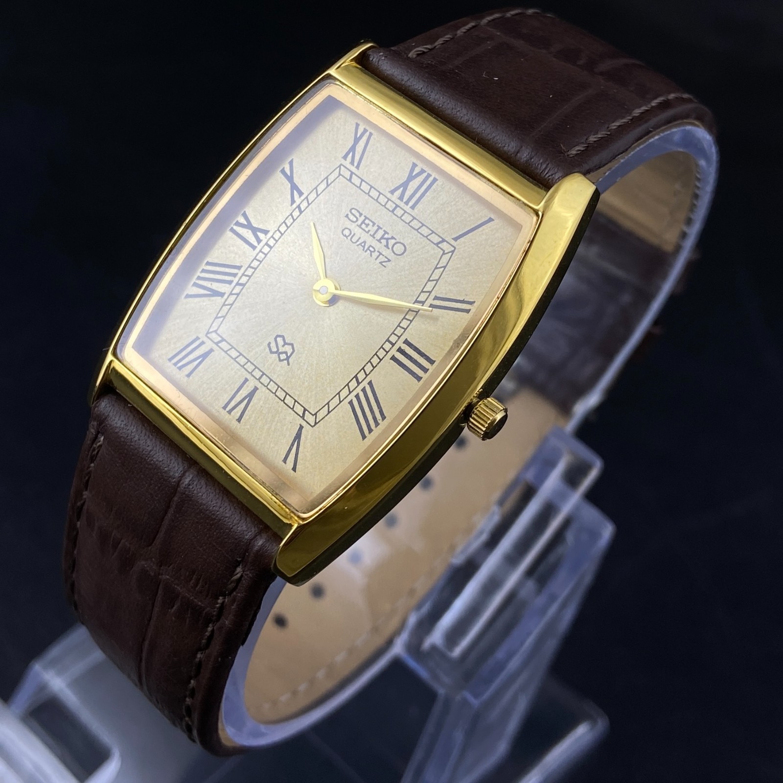 Vintage Seiko Slim Quartz Gold Face Curve Gold Japanese 30MM Men’s Watch A57