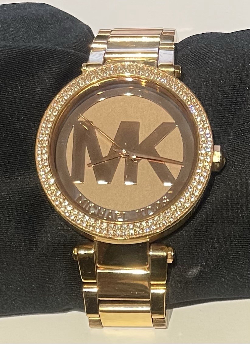 Michael Kors MK-5865 Gold-Tone Stainless Steel Analog Dial Quartz Watch New Batt