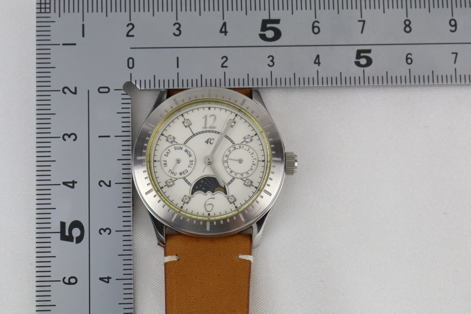 4℃ Moon Phase Watch 32mm White Dial with Rhinestone Accents Made in Japan