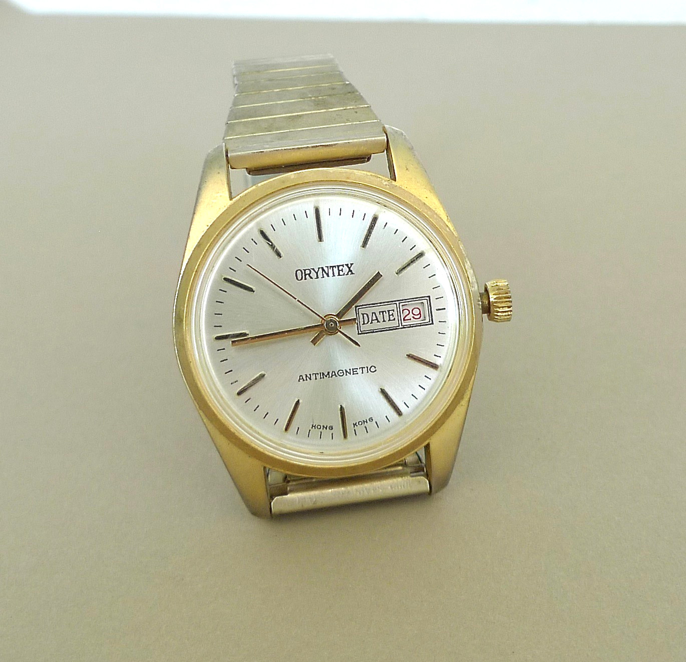 Vintage 70s estate Oryntex anti-magnetic Hong Kong date mens watch ticks