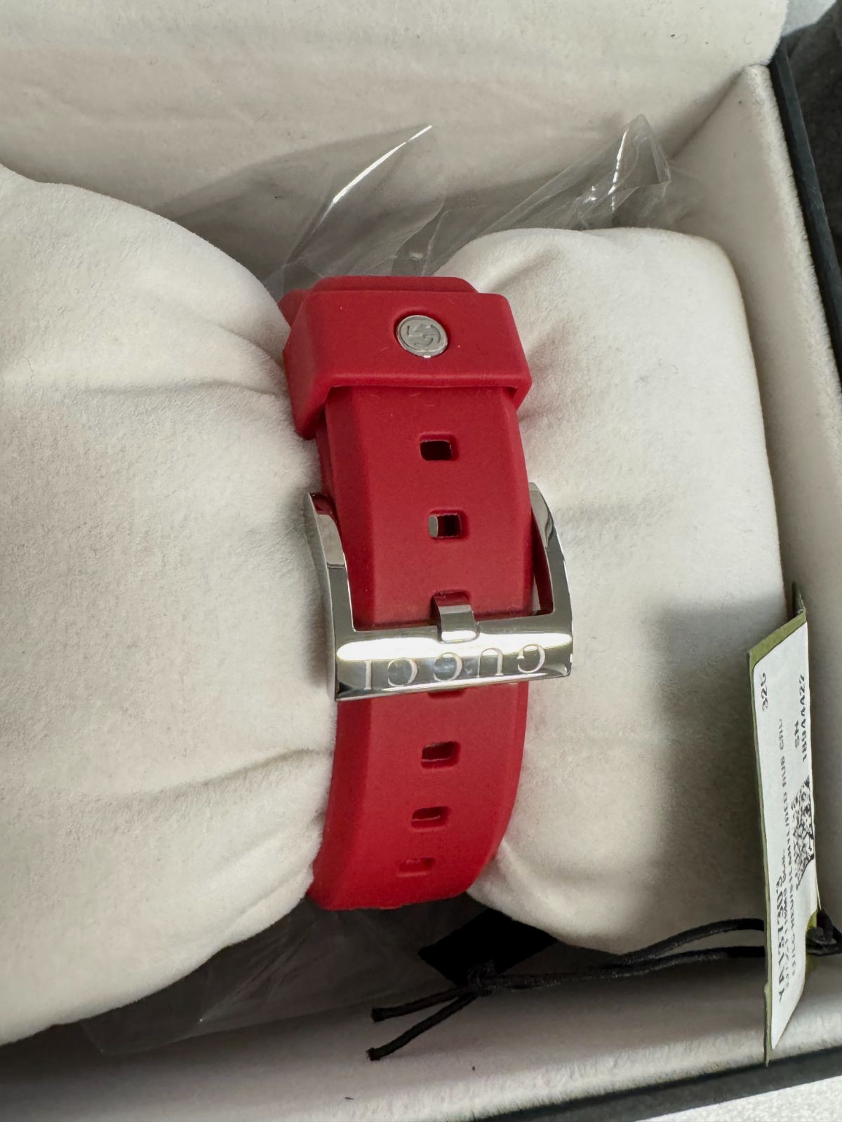 GUCCI Women’s Red Quartz SYNC Rubber Strap Dial Swiss Watch 36MM YA137303