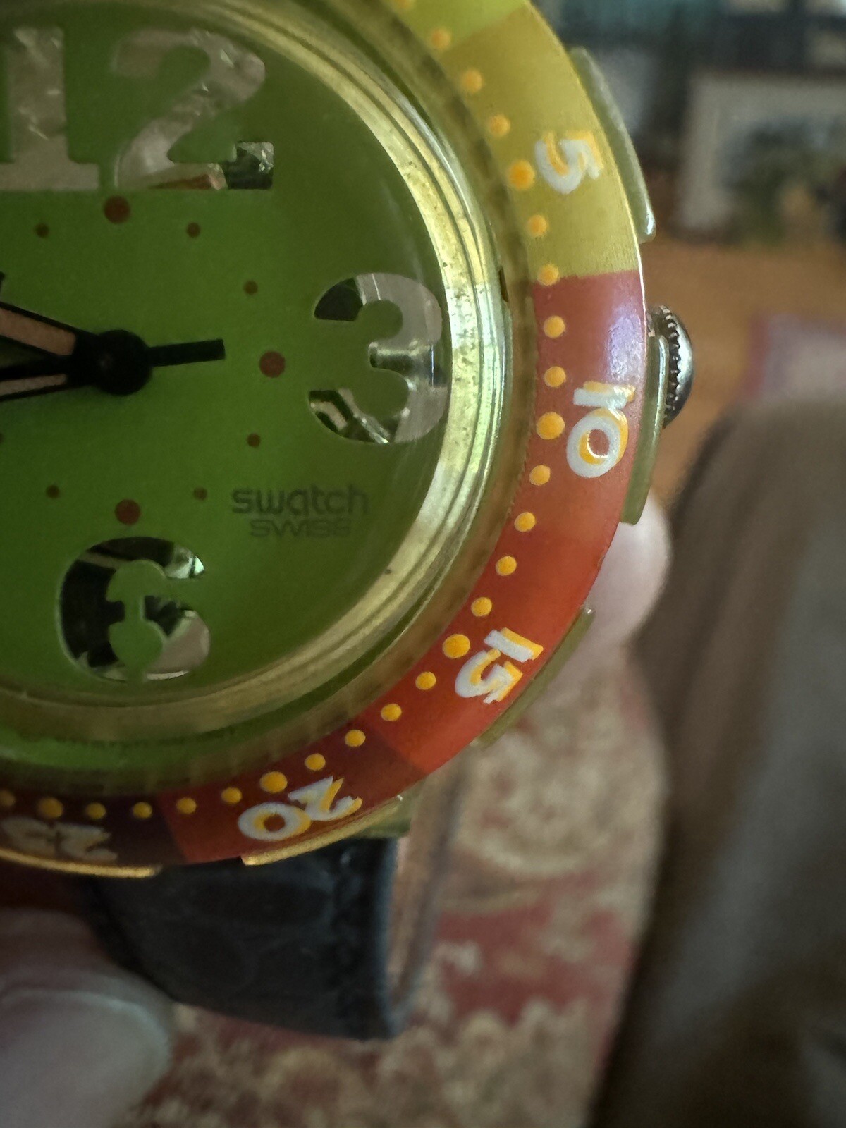 Swatch SCUBA 200 Spray Up-Used-New Battery-Neon Color-Nice-Leather Spotted Band
