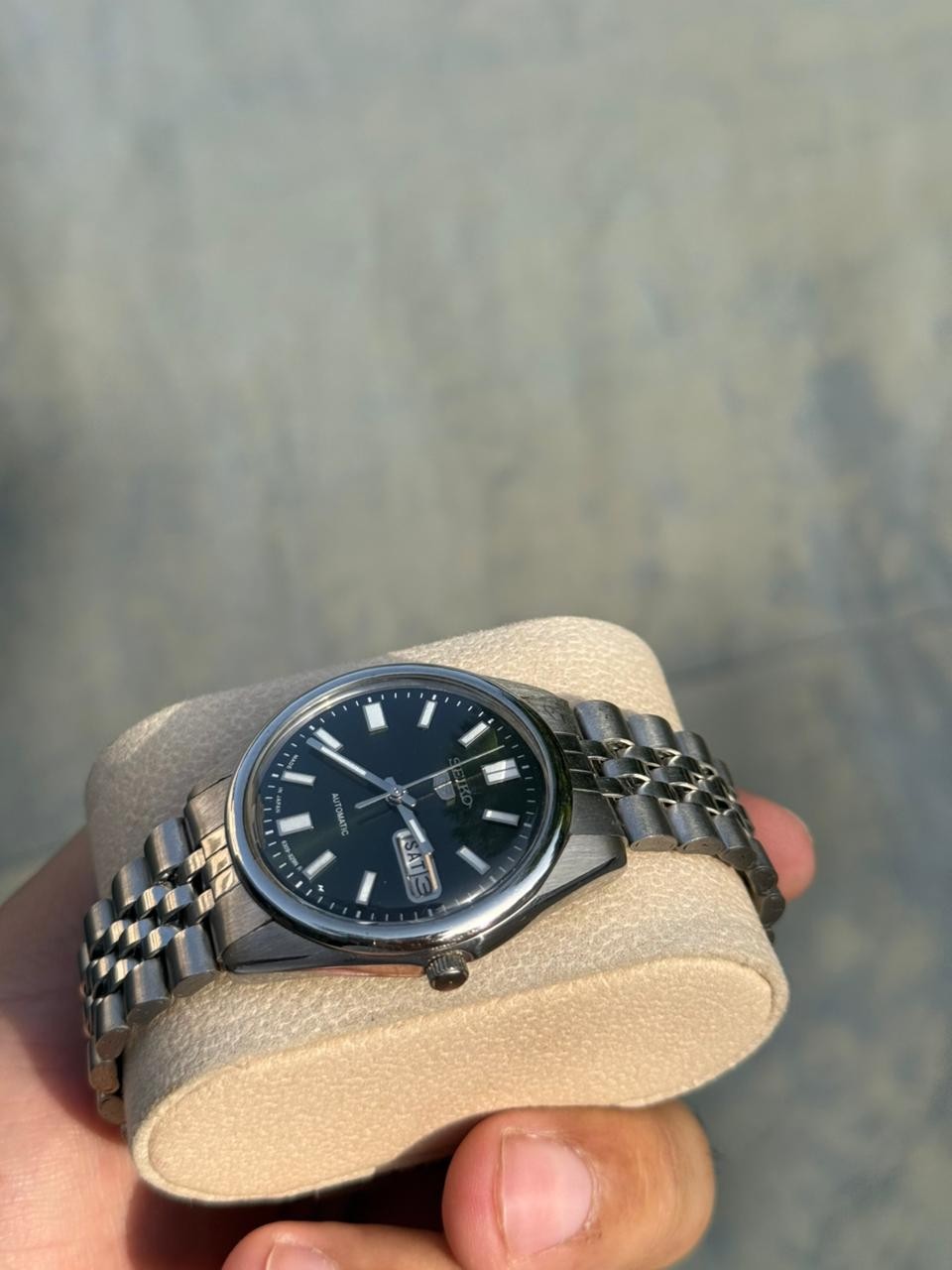 Seiko 5 Automatic Men’s Watch Black Dial Day Date Stainless Steel Japan