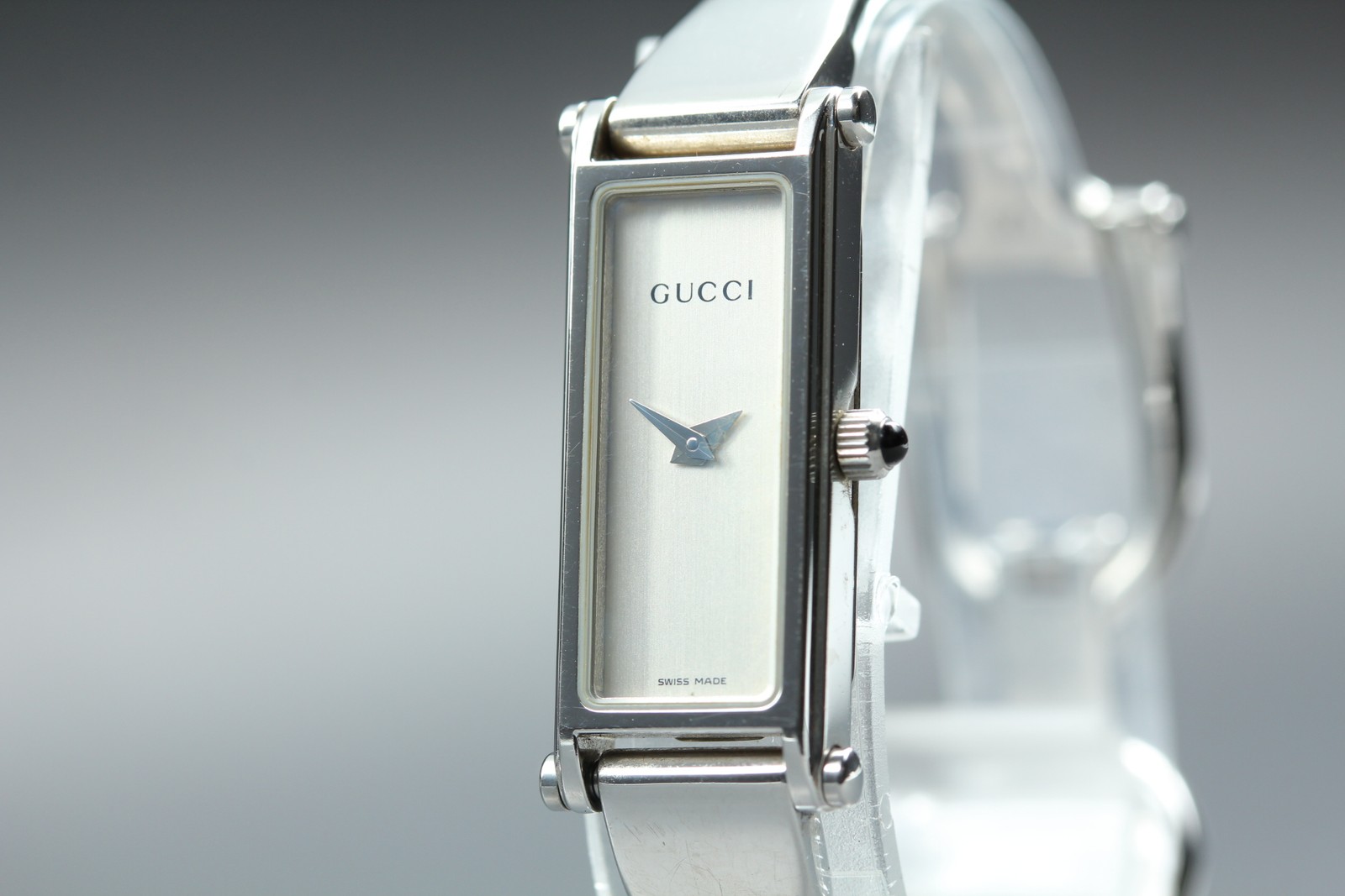 [Near MINT] Vintage GUCCI 1500L 12mm Silver Dial Quartz Women′s Watch From JAPAN