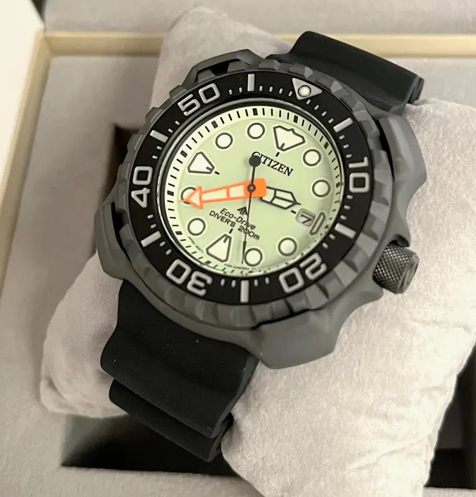 Citizen Promaster Titanium Dive Watch Green Dial Eco Drive BN0227-17X