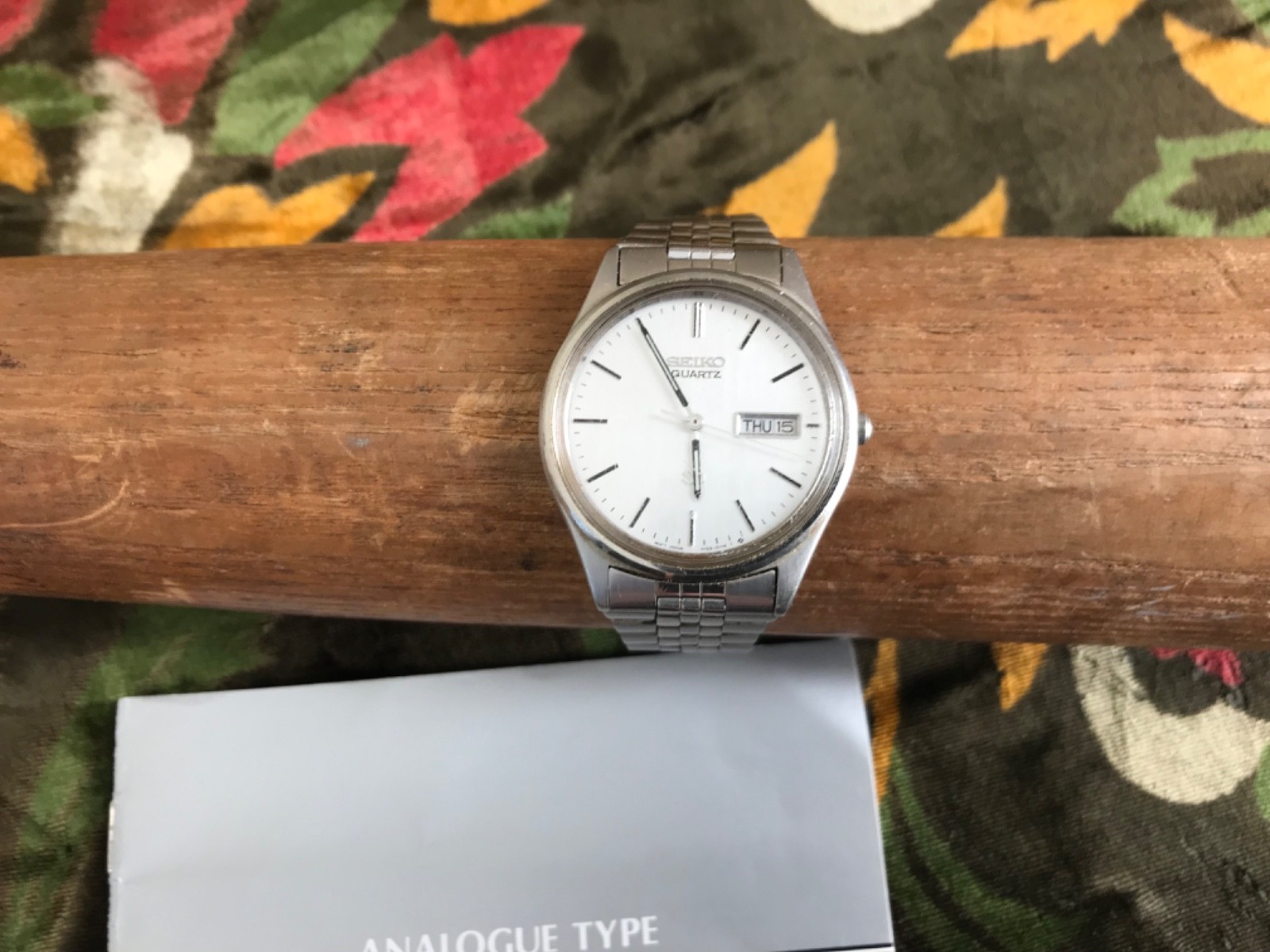 Vintage Seiko SQ 5Y23-8049 Quartz Day-Date Linen Silver Dial