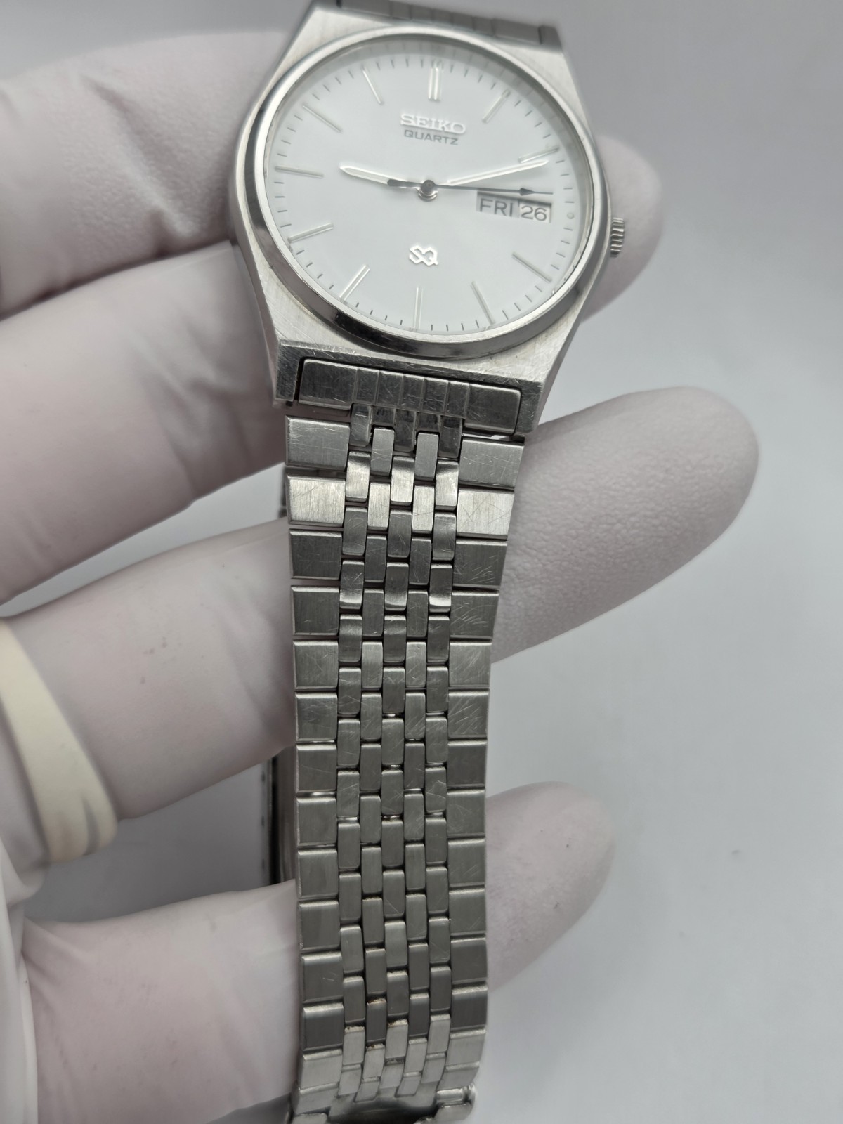 Vintage 1985 Seiko 8c23-6040 Quartz Watch NewCrystal and Battery White Dial 33mm