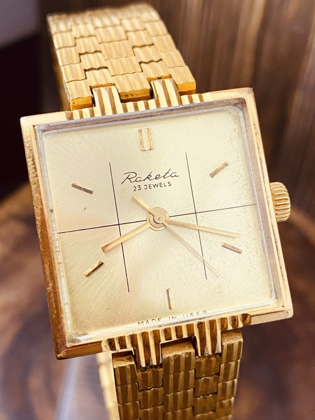 1970s RAKETA Baltika 2609 AU vinatge USSR Soviet watch 19 jewels #square #7917