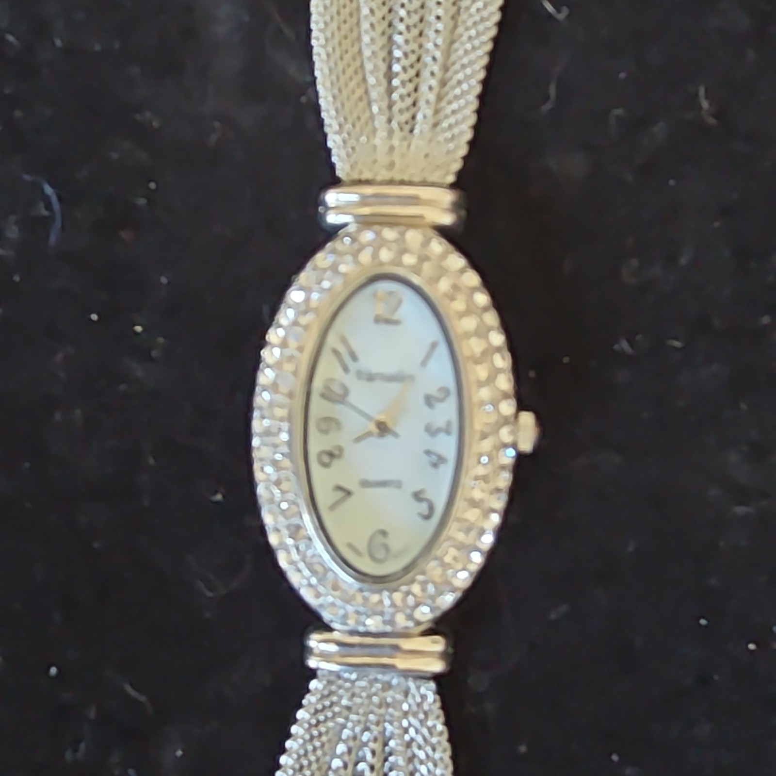 Geneva Quartz Analog Dress Wristwatch Oval White Dial Arabic Silver Bracelet