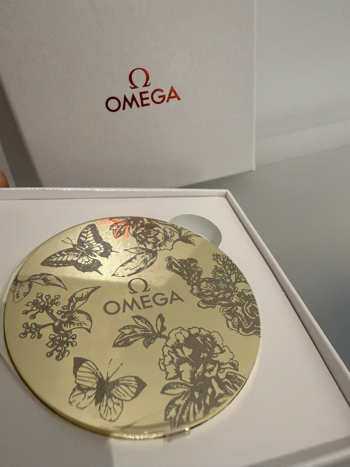 Omega Gold-Tone Compact Mirror – Floral & Butterfly Design