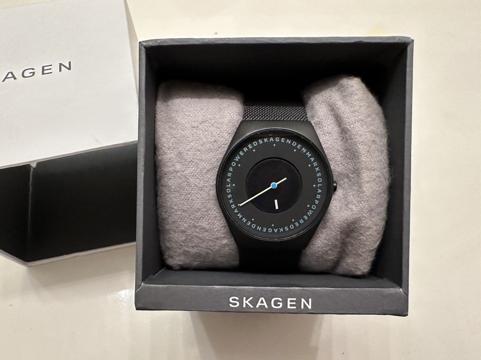 NEW Skagen Grenen Solar Powered Stainless Steel Black Dial Blue Green Watch