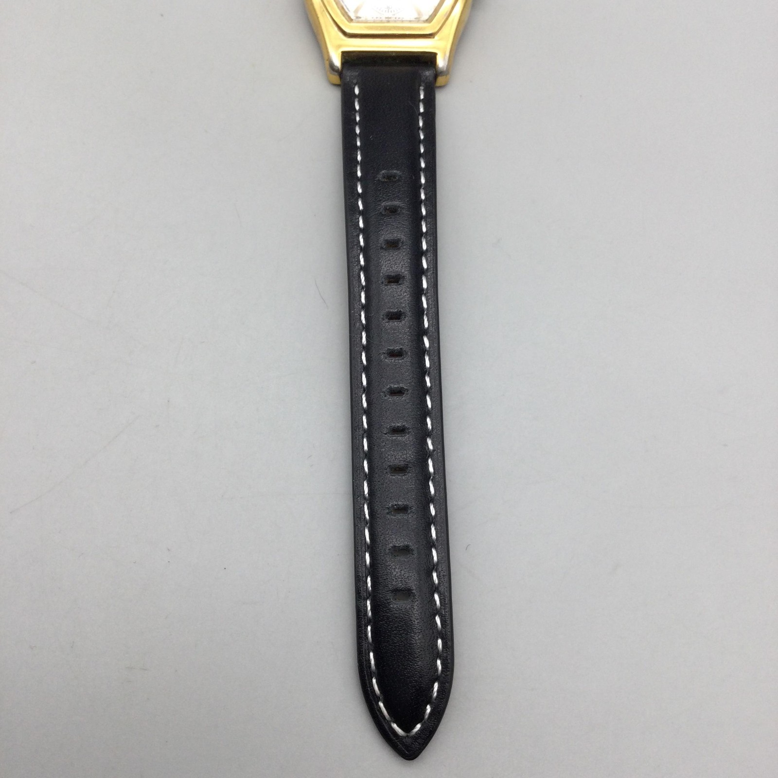 Vintage Guess Womens Watch 31mm Gold Tone Small Seconds Leather New Battery