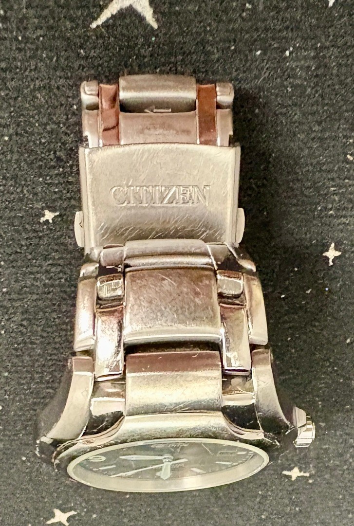 Vtg. Citzen Eco-Drive 391021302 Wrist Watch S-MP-N9 Titanium WR100 Japan works