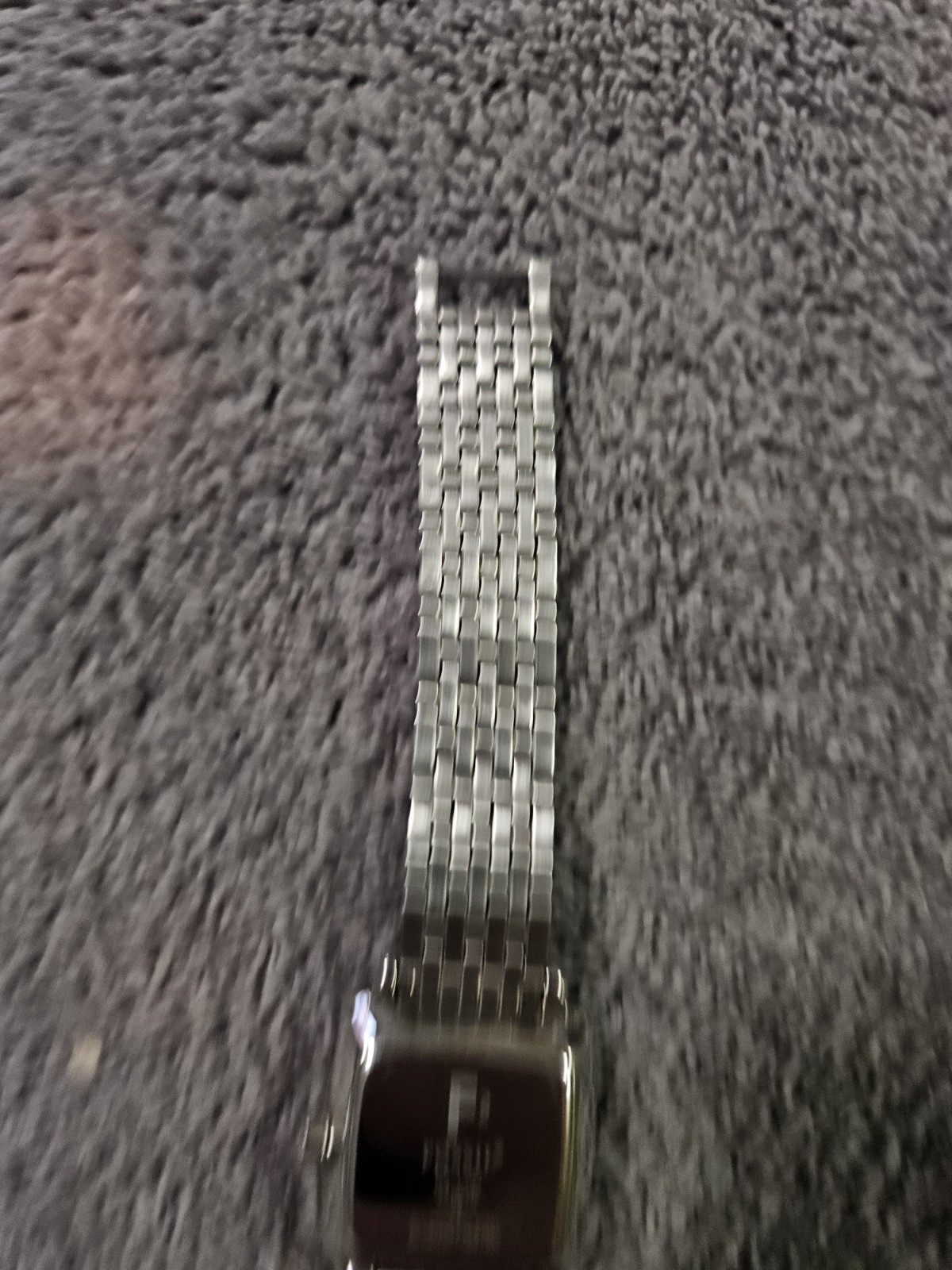 Fossil F2 Ladies Wristwatch Gem Set Bezel Silver Tone NEEDS BATTERY