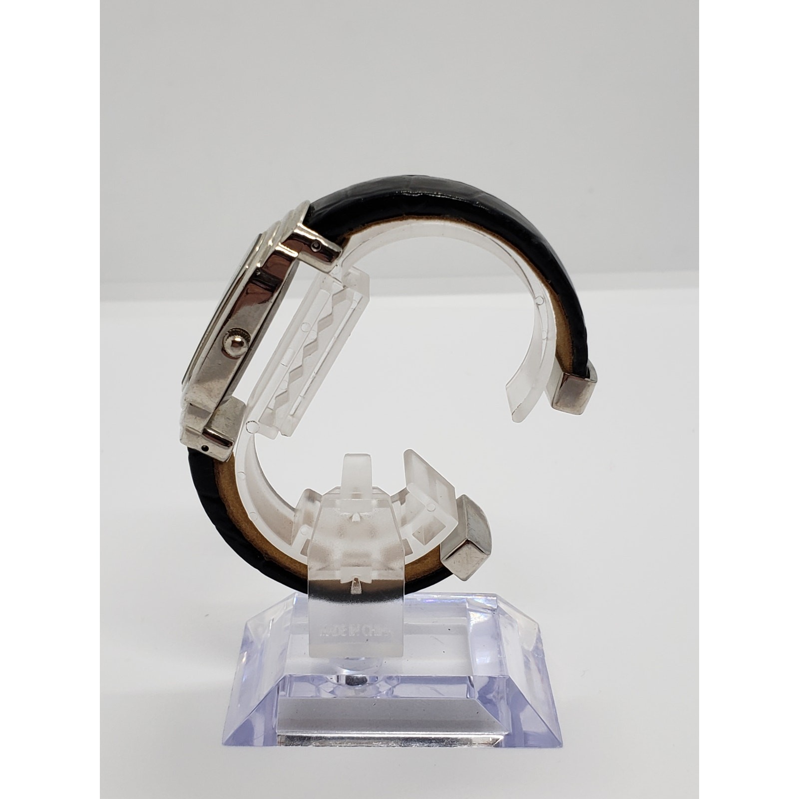 Geneva women’s watch. Oval face. Bangle style band. 3270. Working watch.