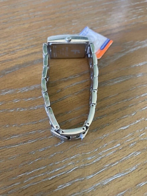 Fossil F2 ES-1107 160604 CE All Stainless Steel 30 Meters 100 Ft. Extra Battery.