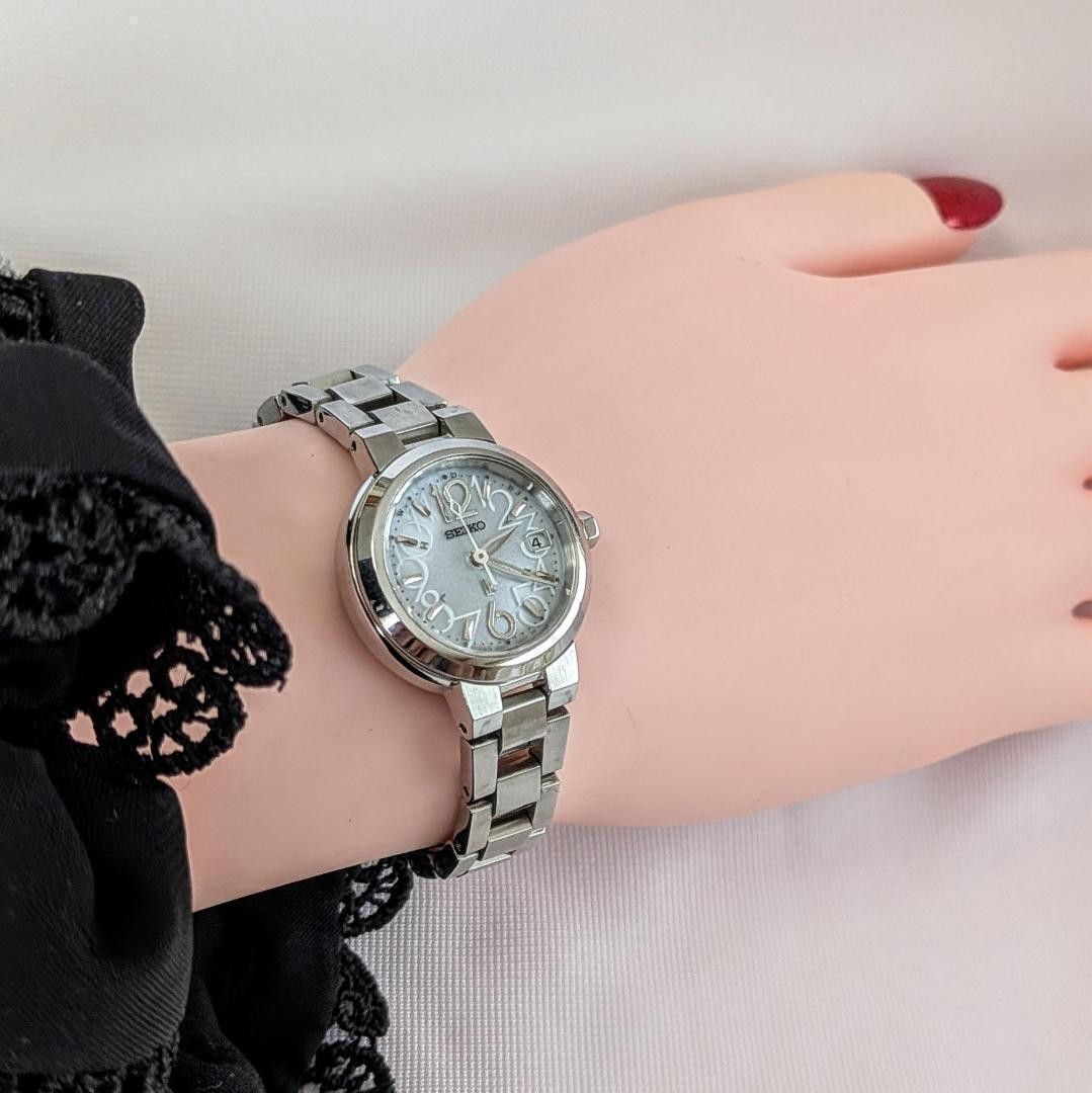 Beautiful Condition SEIKO Ladies Wristwatch LUKIA Lk All Silver Cute