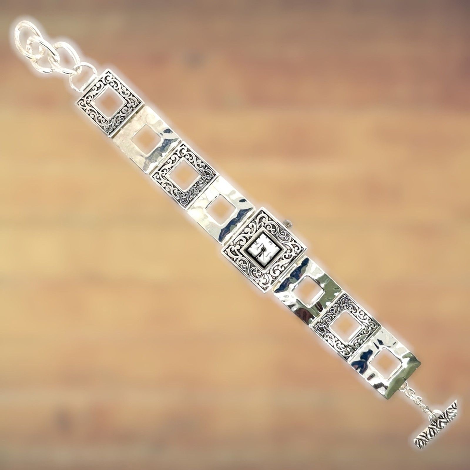 Silver Metal Ladies Watch Silver Face Bracelet Watch #1170