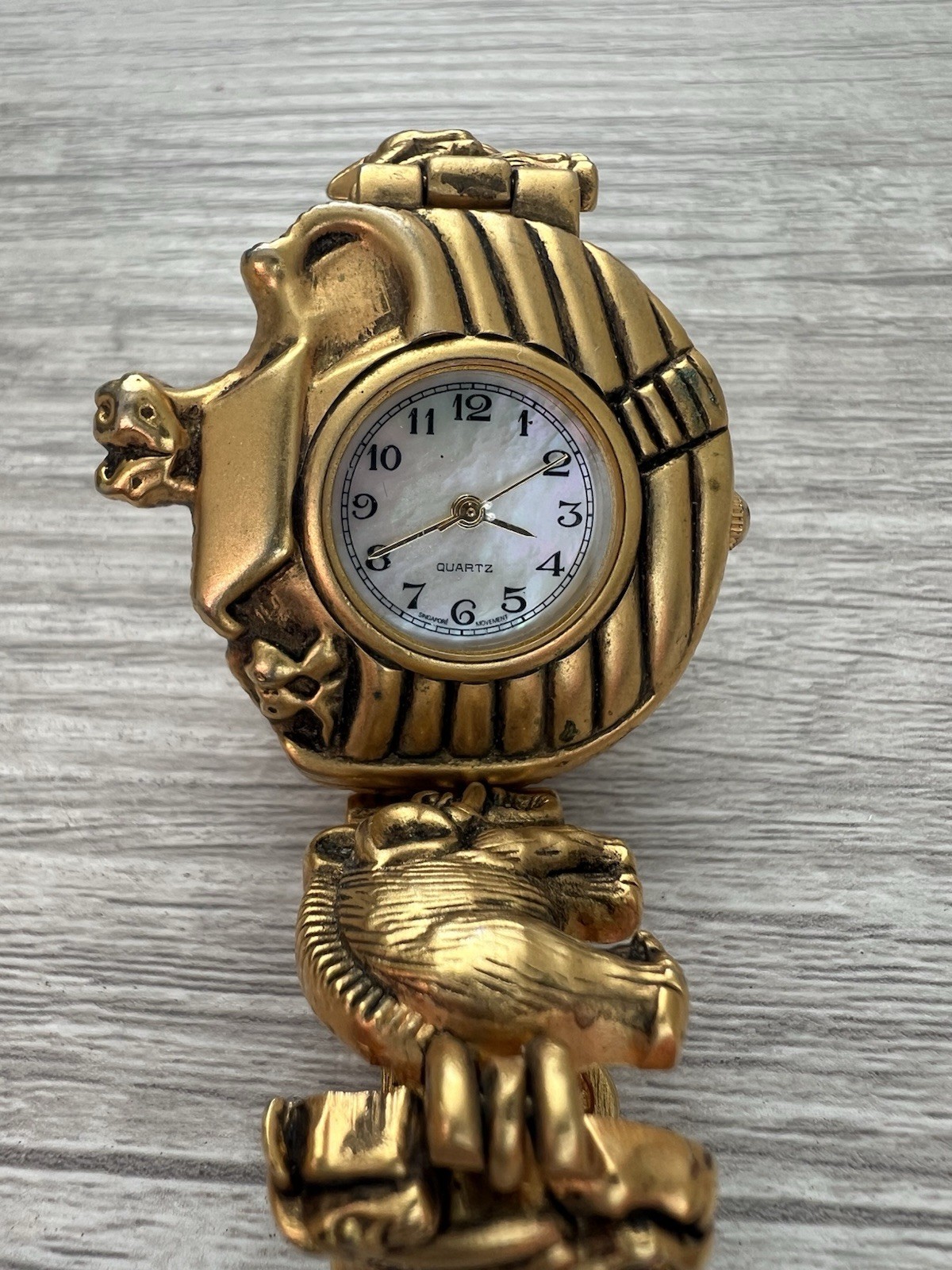 Safari Zoo Animal Womens Watch 36mm Gold Tone Novelty Vintage New Battery 7.25″
