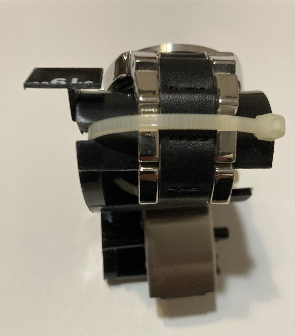 Mossimo MM90060 Quartz Silver Leather Band Watch New Old Stock Needs Battery