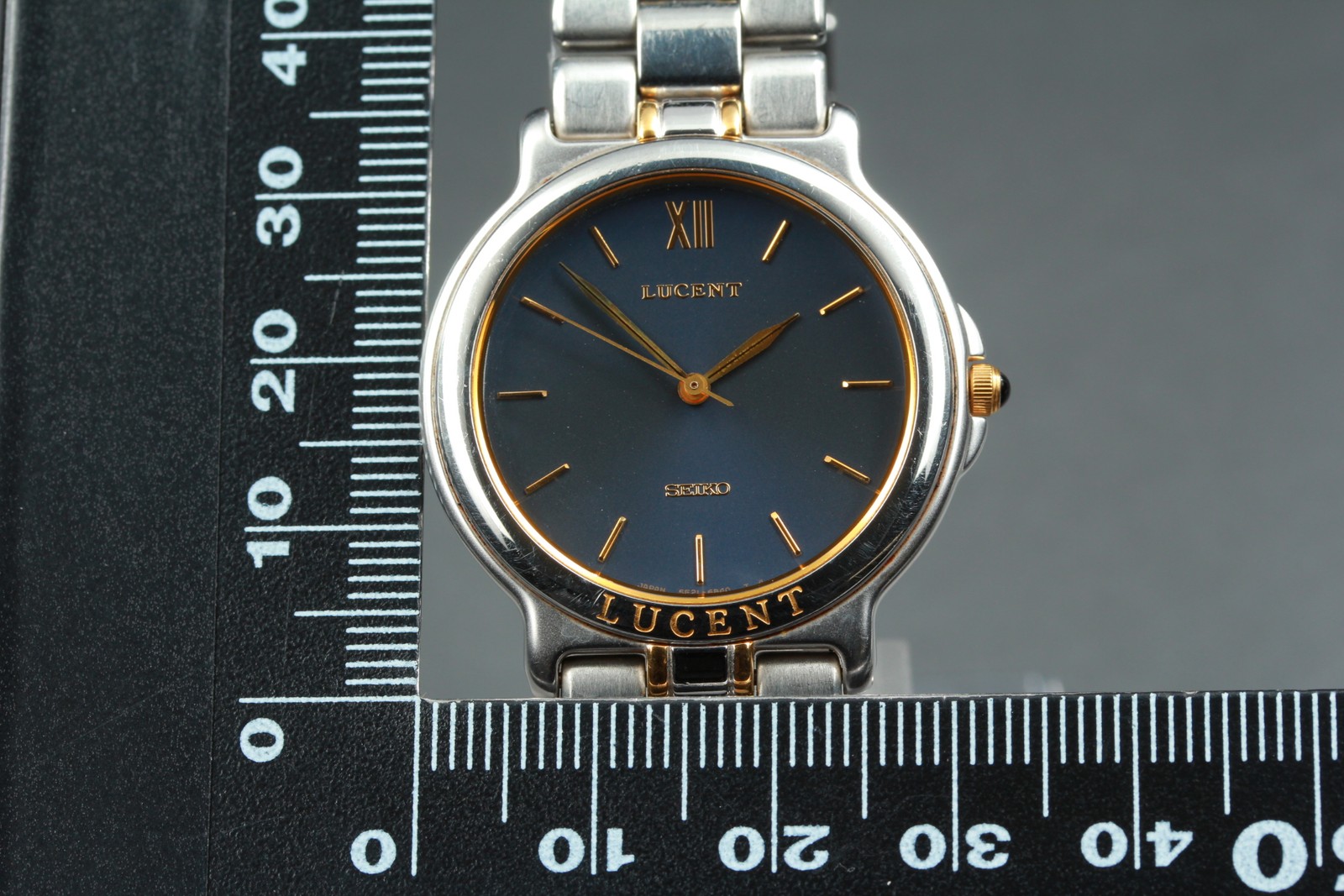 Vintage 1993 Seiko Lucent 5E21-6B80 Blue Roman Quartz Mens Watch From JAPAN