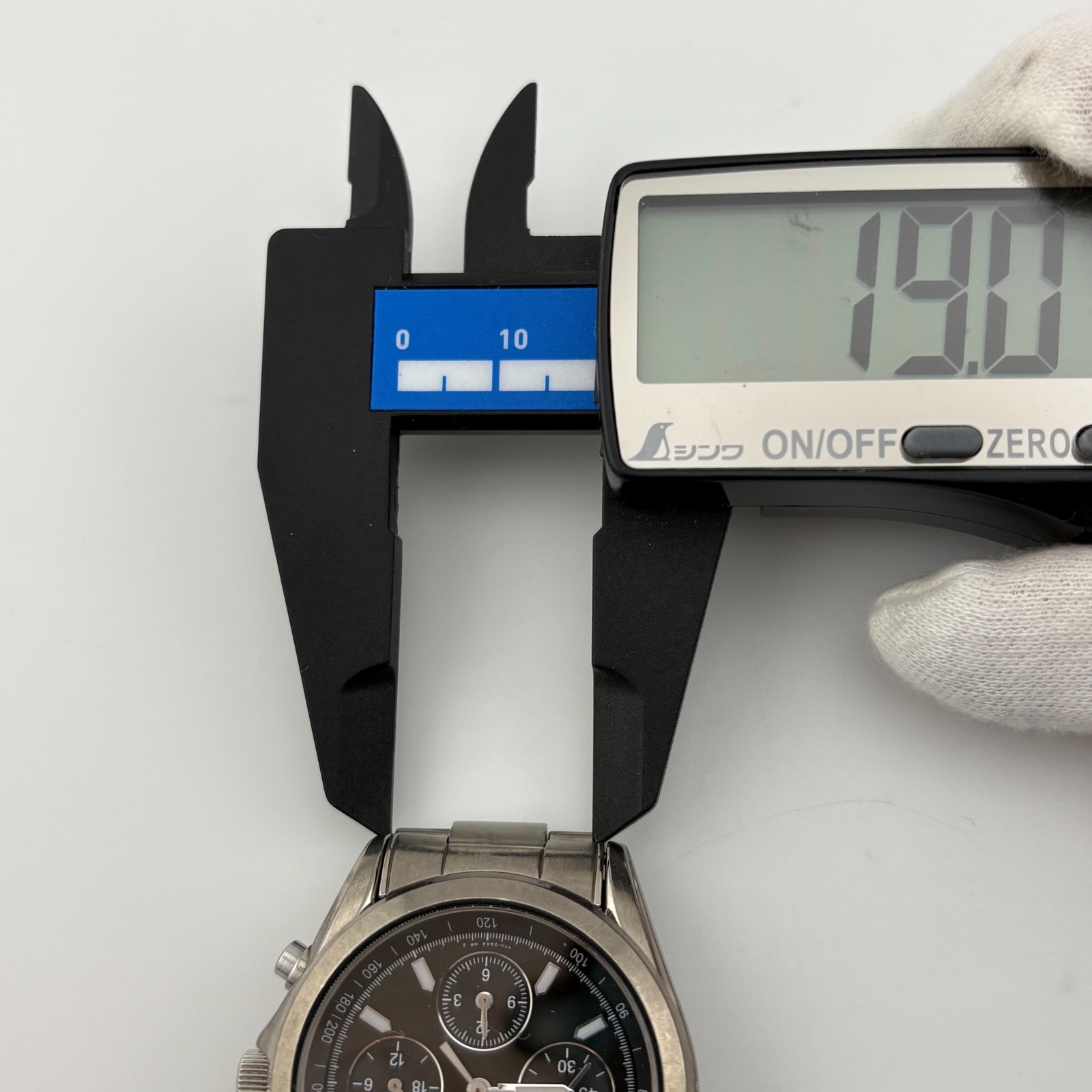 SEIKO 7T11-0AH0 Quartz Chronograph Titanium black dial band defective 35.5mm