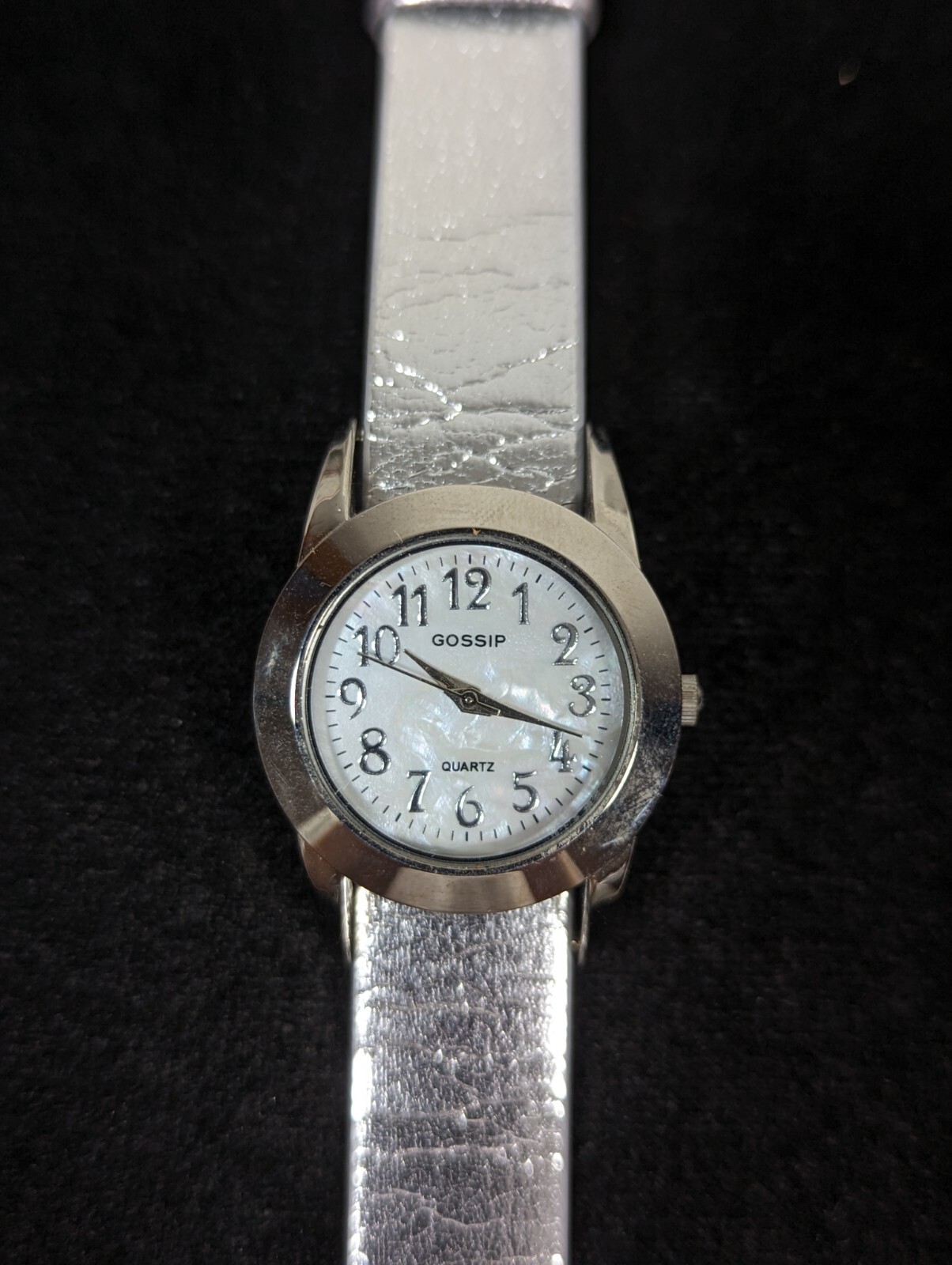 Gossip White Pearlized Dial Silver Tone Round Case Faux Leather Band Watch 7.5in