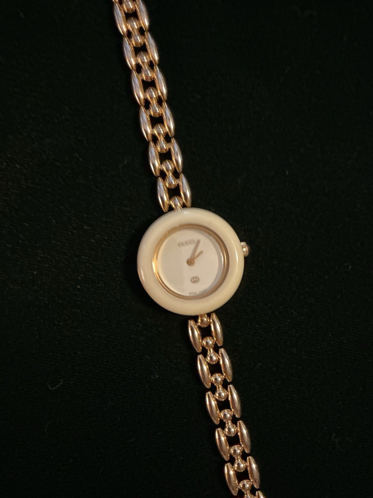 Vintage GUCCI Ladies Interchangeable Bezels Watch 11/12 Series