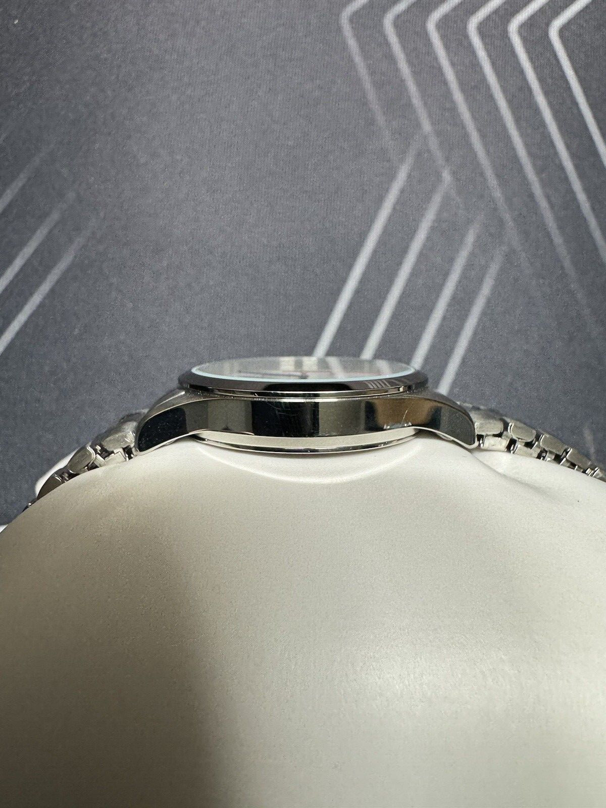Caravelle Traditional Women’s Quartz Date Display Silver Watch 30mm 43M119