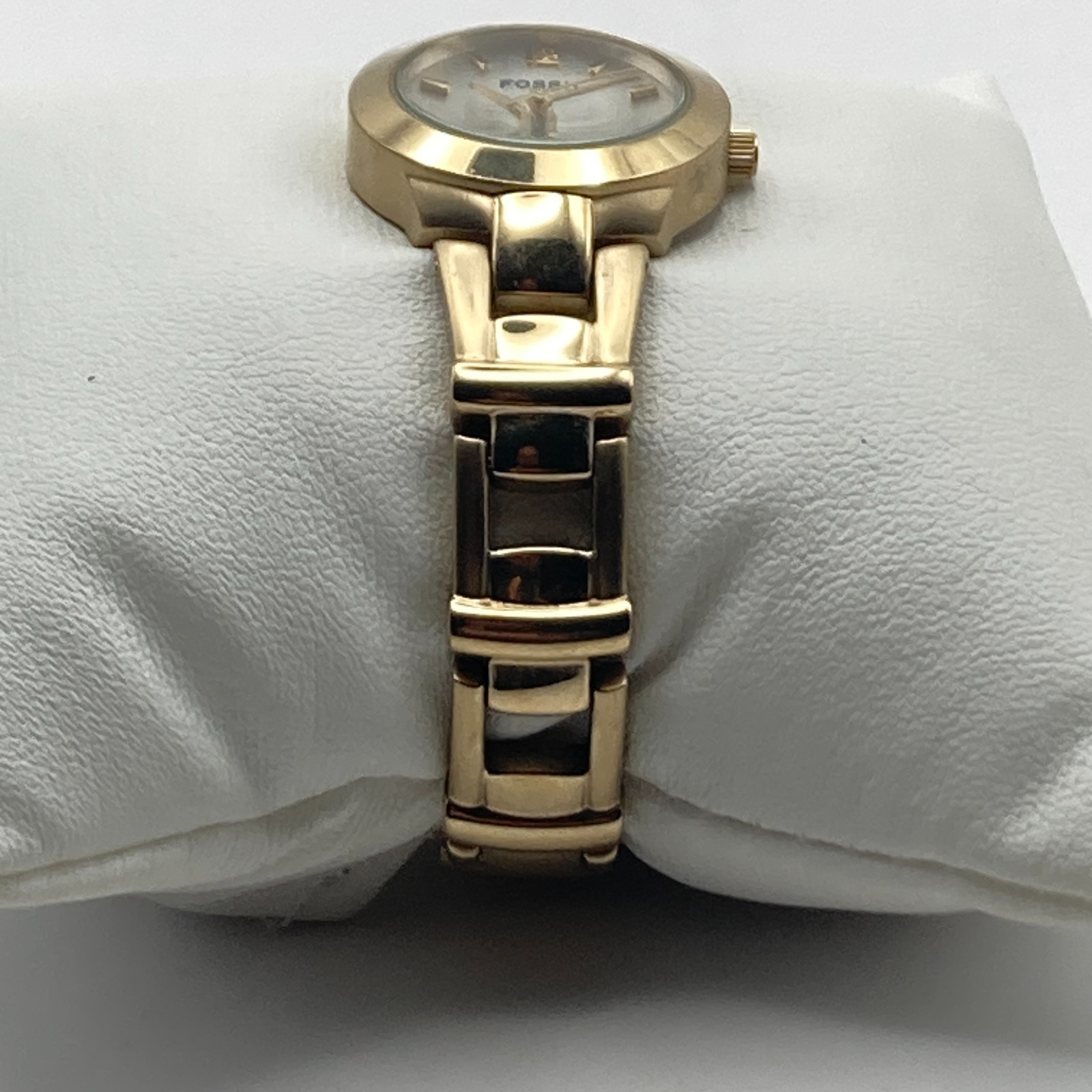 Fossil F2 Women’s Watch 23mm Gold Tone Date Round WR 30M New Battery TINY 5.5″