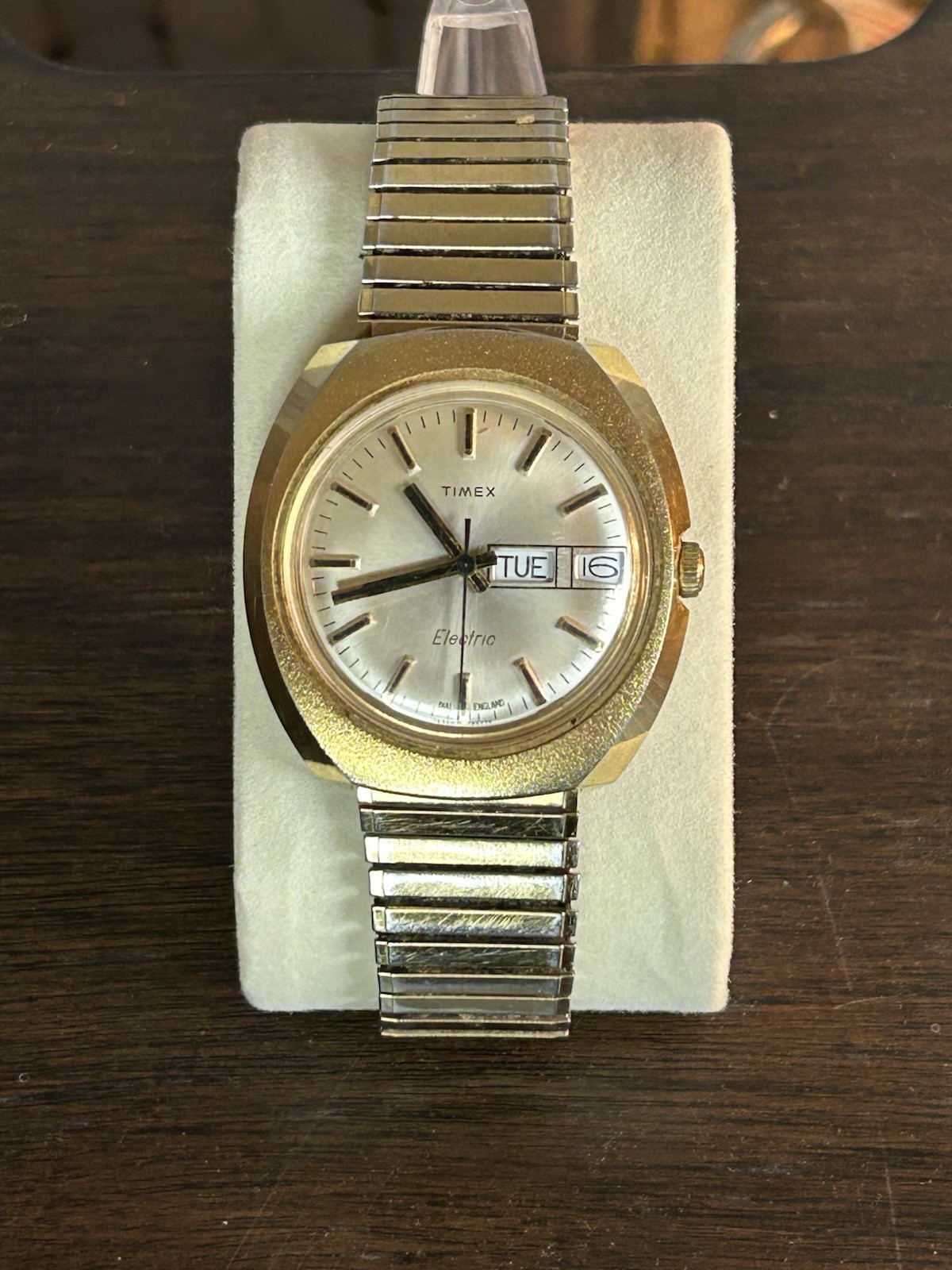 Vintage Timex Men’s Electric Wrist Watch Running England Dial/Taiwan Assembly