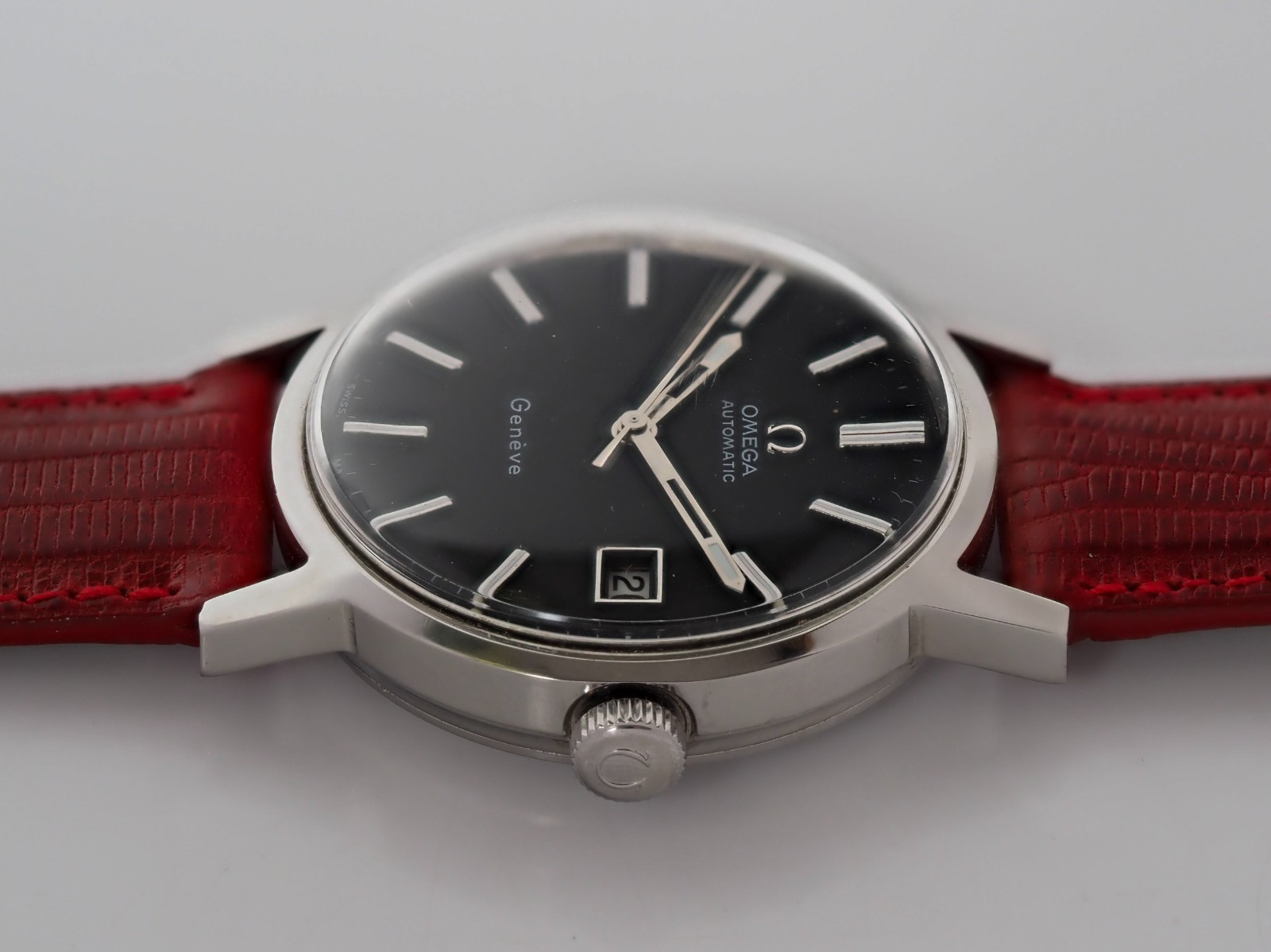 Omega Genève Automatic 166.0098 Rare Applied Logo Matte Black Dial 35mm 1972
