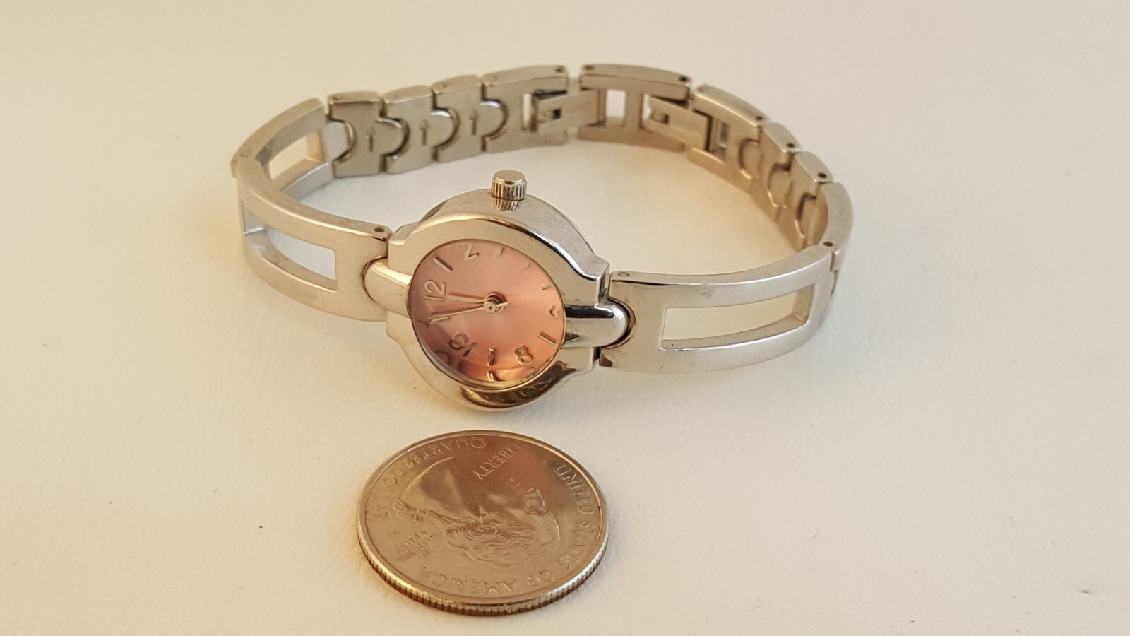 Xhilaration watchpink face Japan movt FMDX105 68
