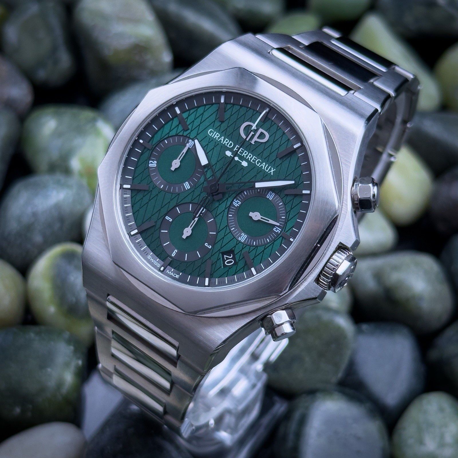 Girard Perregaux Lareato 1/188 Aston Martin Edtion Chronograph 81020-11-001-11A