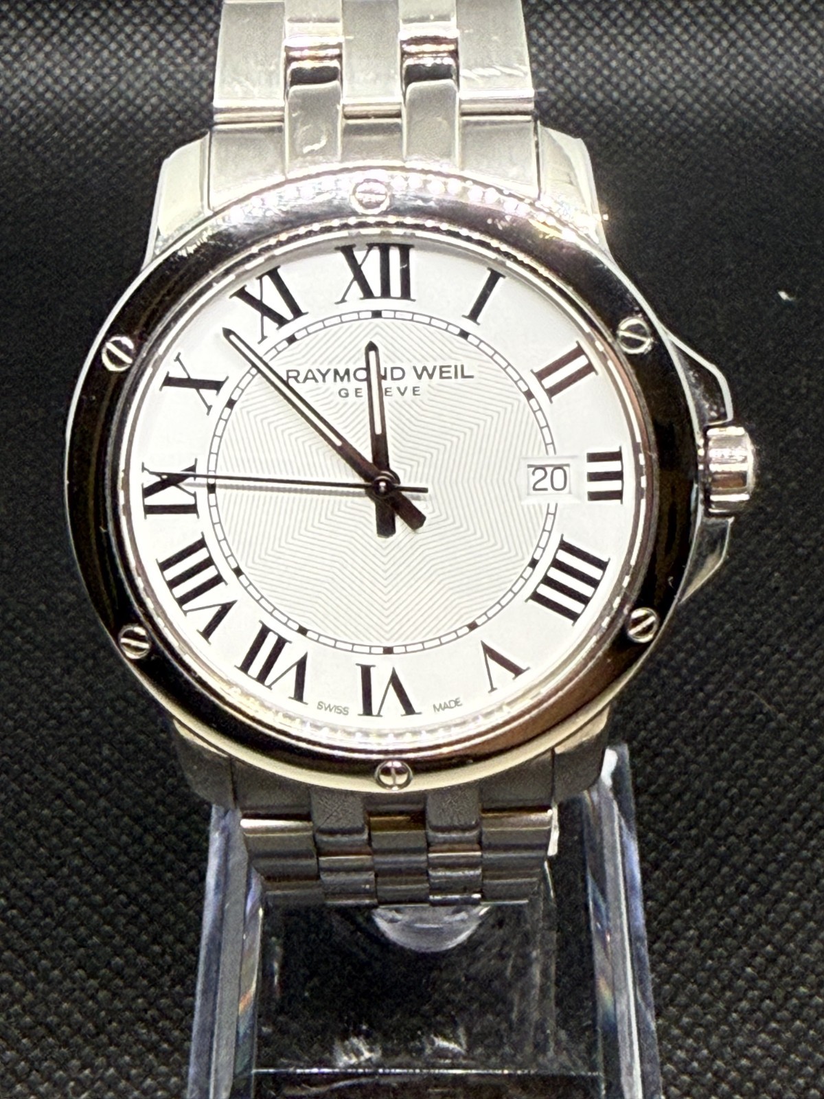 Raymond Weil Tango 5591-ST-00300 Wrist Watch 39mm Quartz White Dial Box & Links