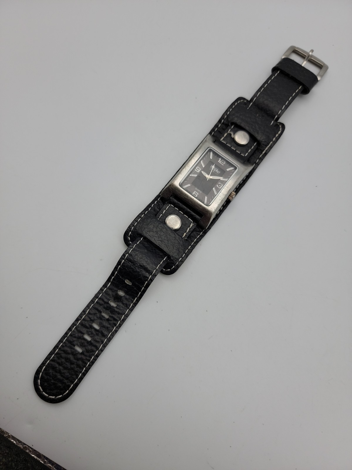 Mossimo Unisex Watch 29mm Black Leather Band 5.75″-7.5″, Runs*
