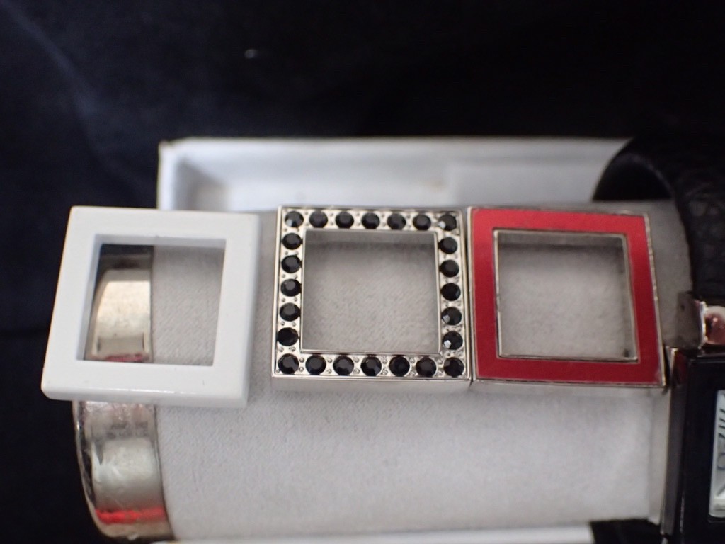 Milano Women’s Fashion Watch w/ (7) Interchangeable Magnetic Accent Faces