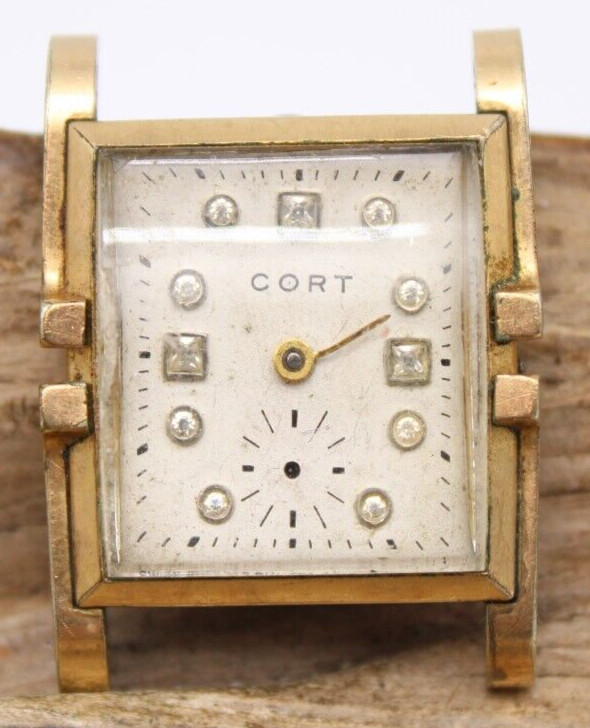 G.F CORT CXV SWISS MEN’S TANK WATCH 24.3×32.3mm 19.8mm LUG 17j FOR REPAIR (DC2)
