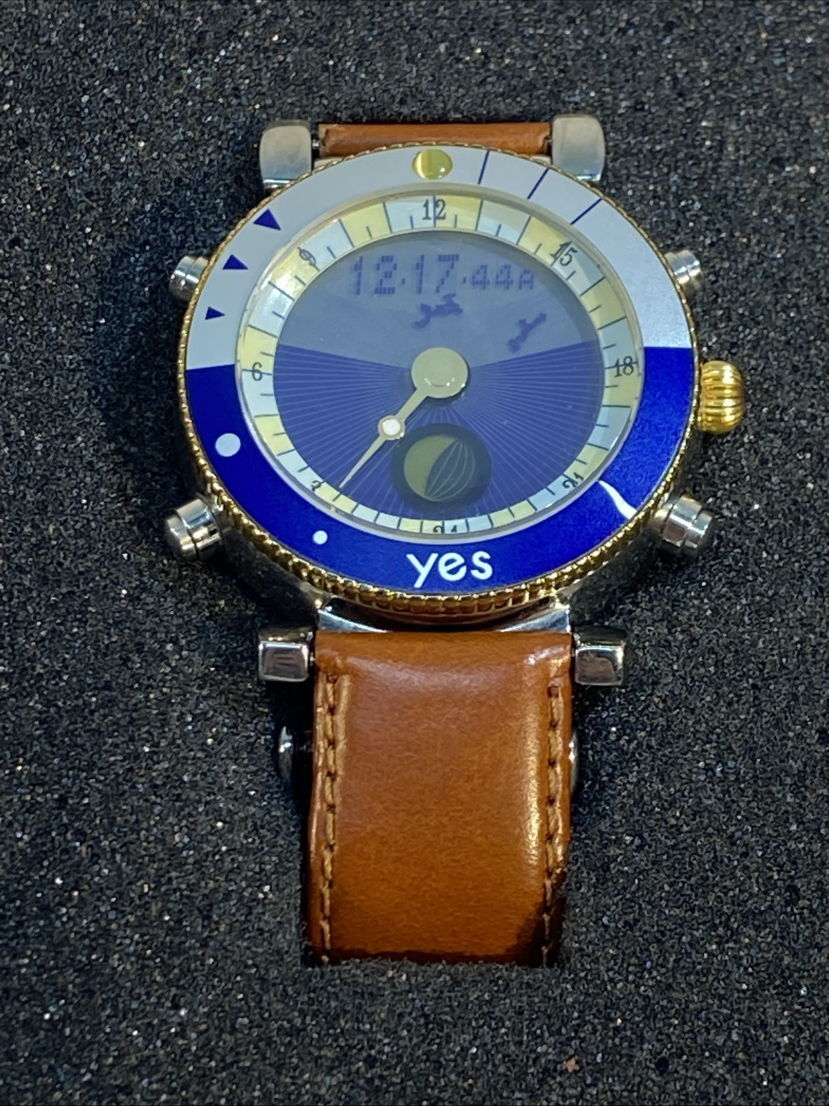 Vintage YES World Watch Men’s Analog Digital Quartz Watch