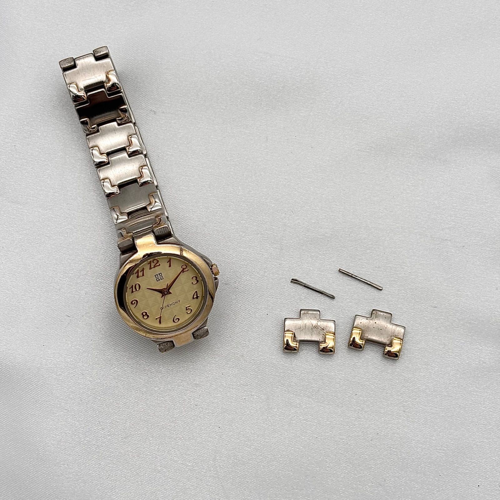 GIVENCHY CL.09-XVIII Quartz Ladies Wristwatch wrist 16.0cm/6.3in