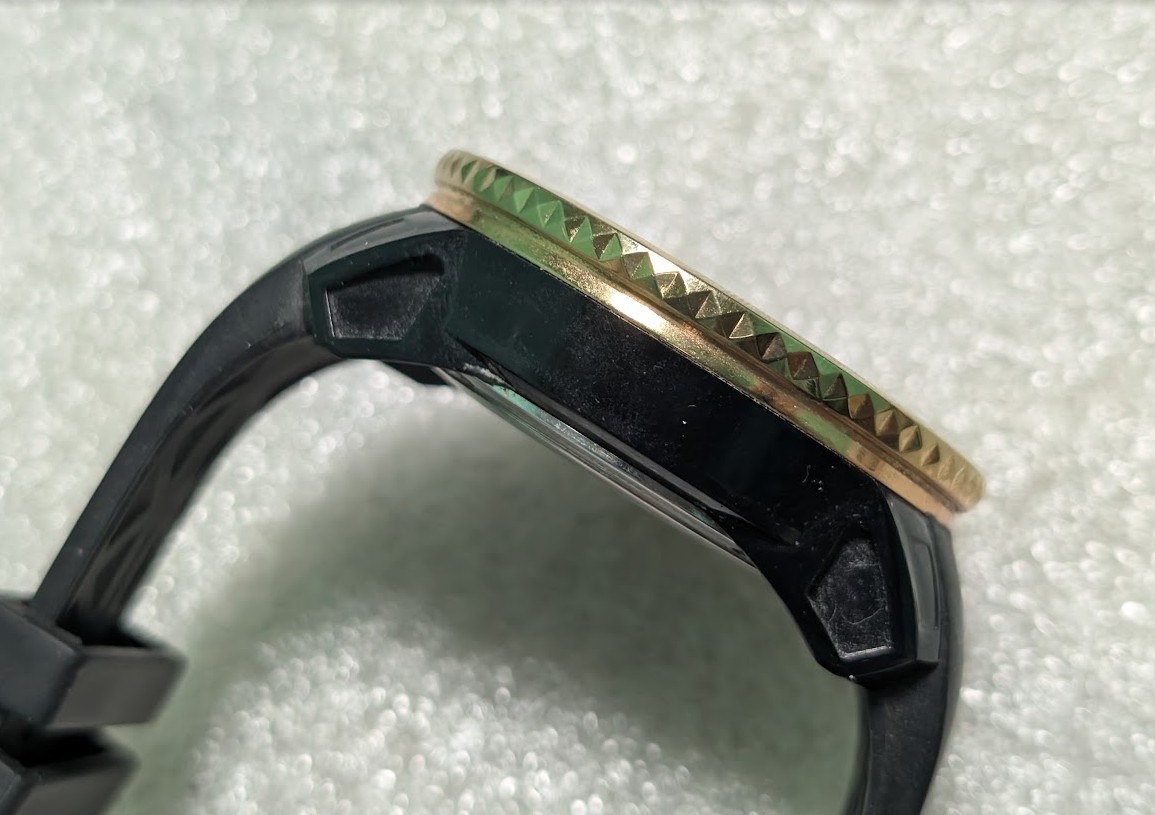 Tendence Gulliver 02046012 watch, with a black gold bezel, 50 mm, with a box