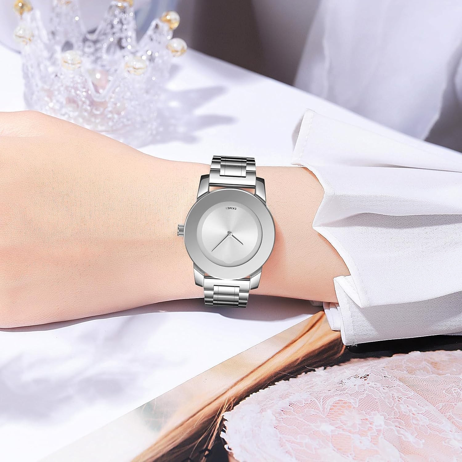 Frameless Luxury Quartz Watch with Diamond Touch – Unisex, 30M Water Resistance