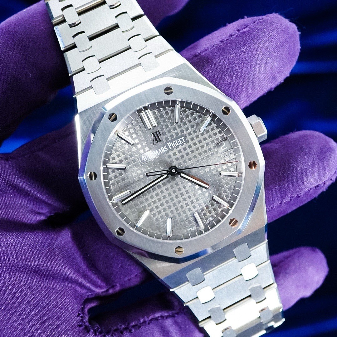 MINT AUDEMARS PIGUET ROYAL OAK 41MM GREY DIAL STAINLESS STEEL 15500ST B&C