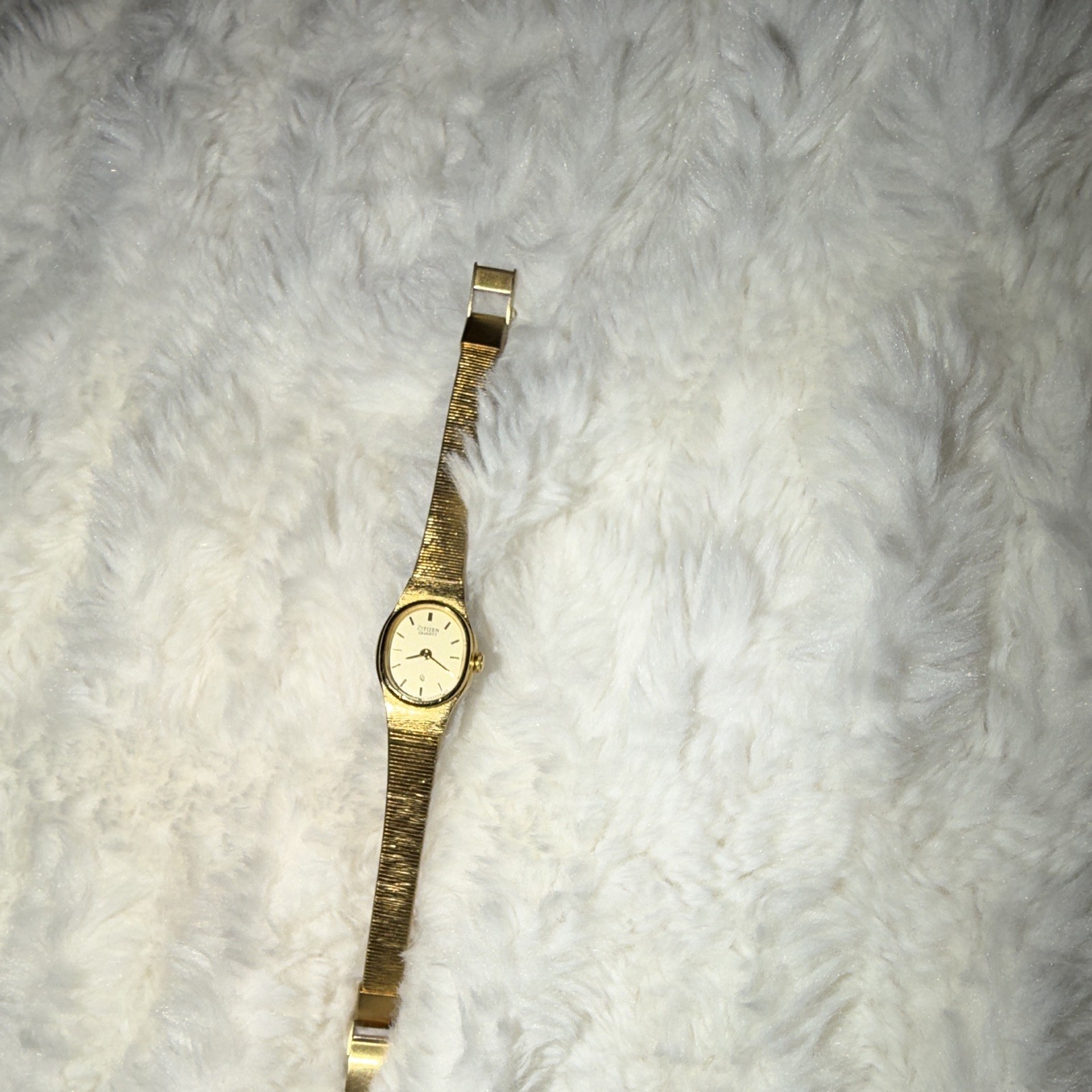 Citizen Quartz Women’s Dress Quartz Watch Gold-Tone Bracelet White Dial 17mm