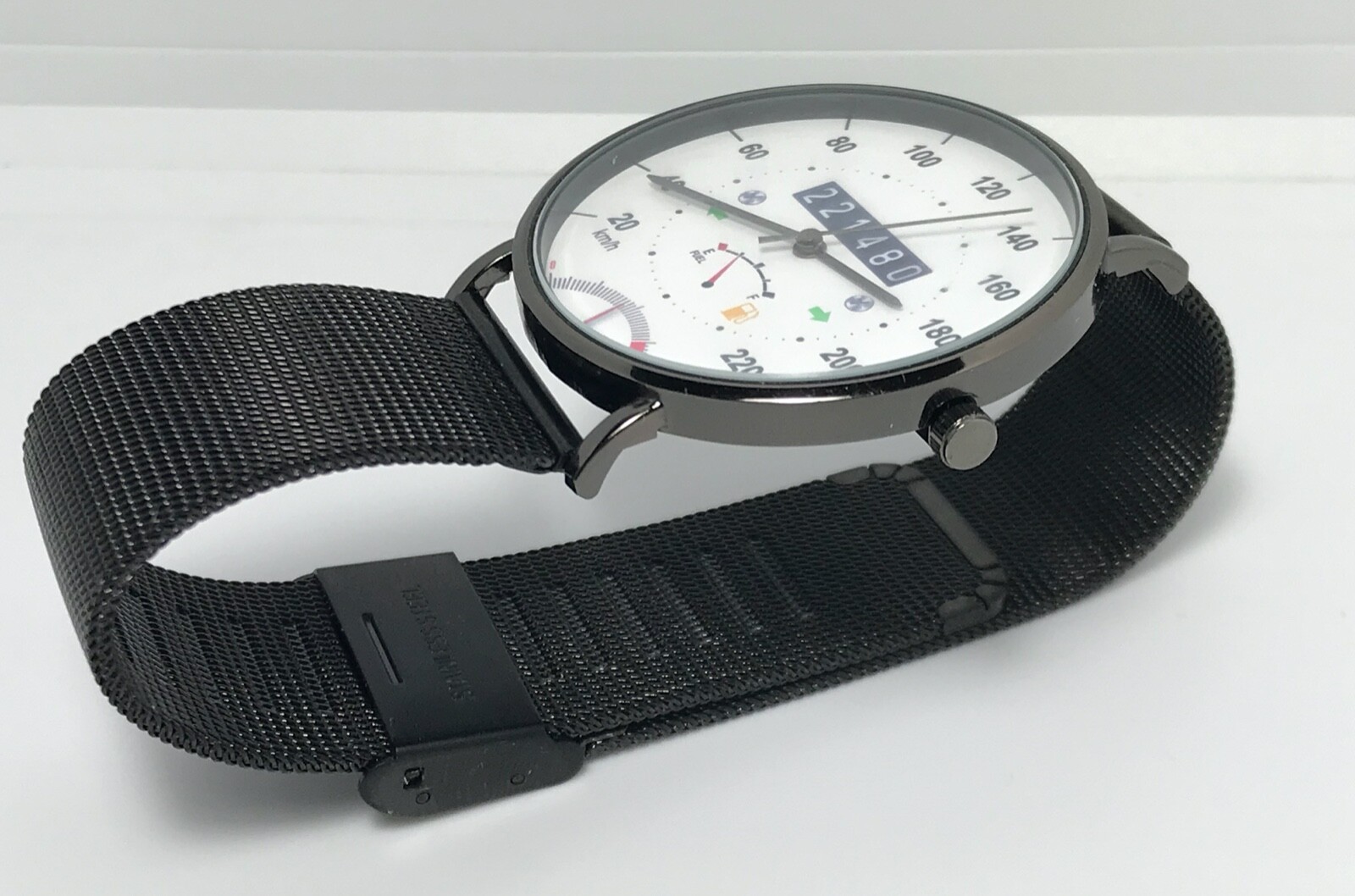 Speedometer Slim Watch 40mm Case 8.75mm thin & 20mm mesh band 3atm WR Sport