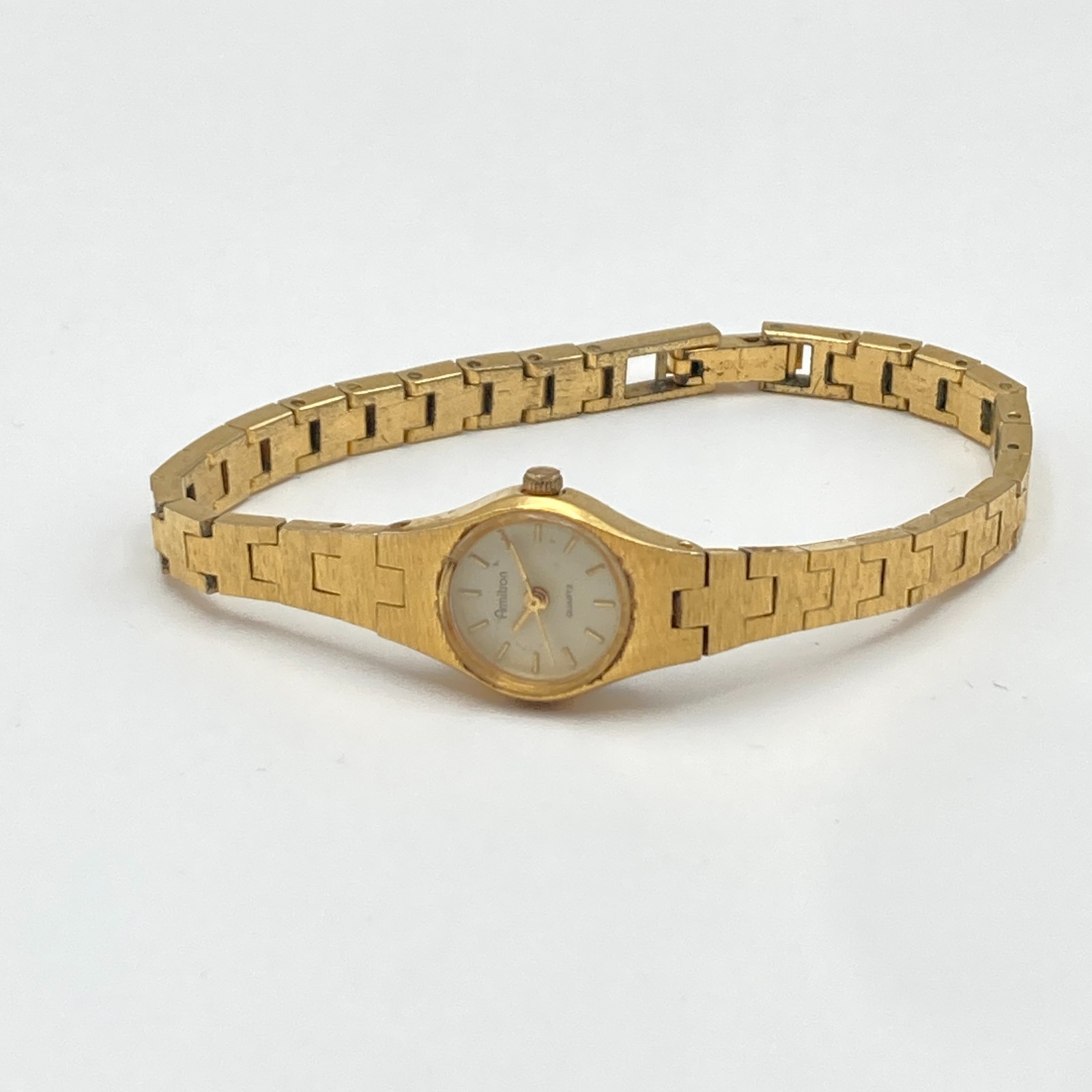 Vintage Armitron Womens Watch 11mm Gold Tone Petite Round New Battery 7″