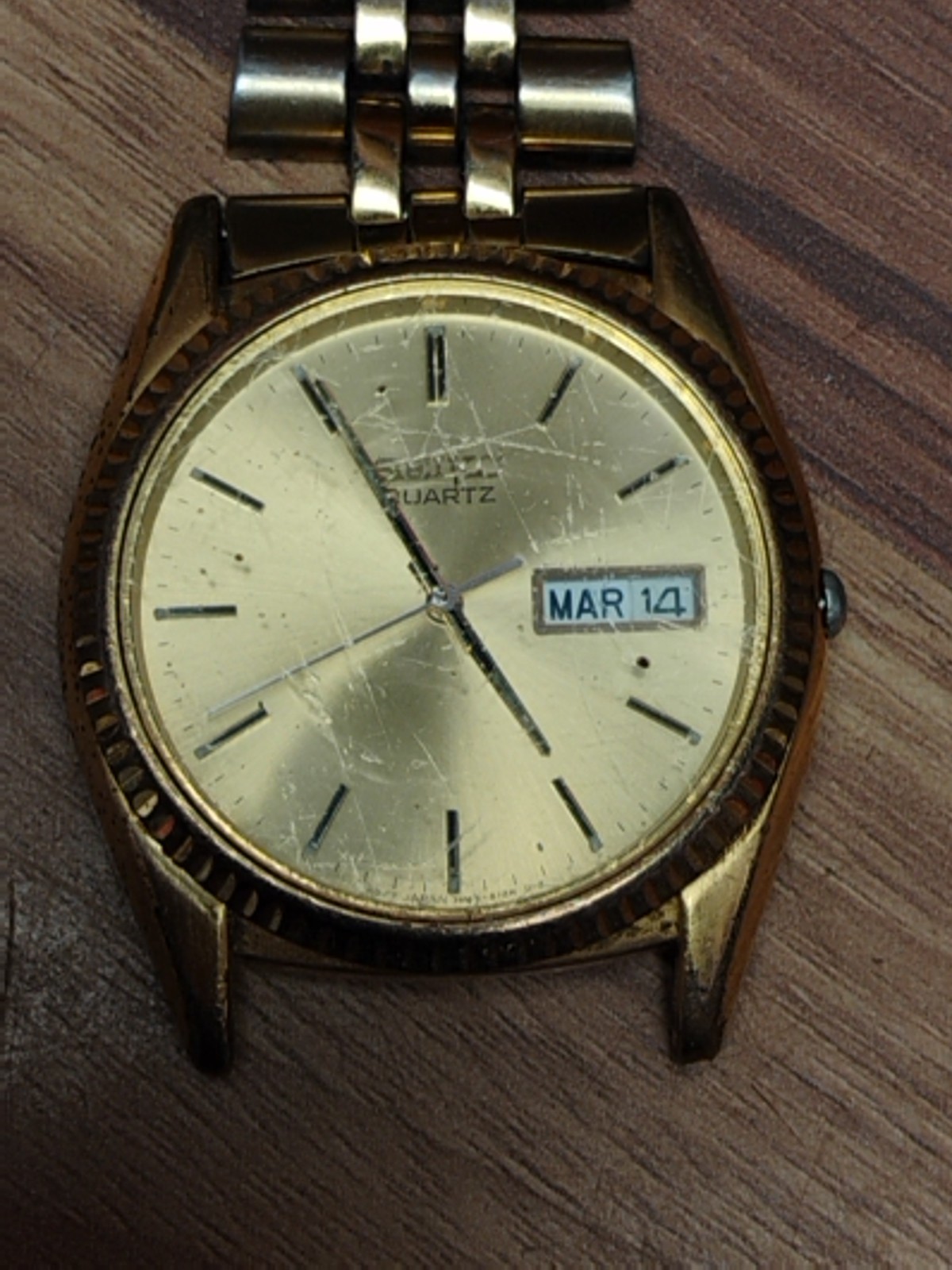 Seiko 7N43-8111 President Fluted Quartz 36mm Spanish English Day/Date Watch READ